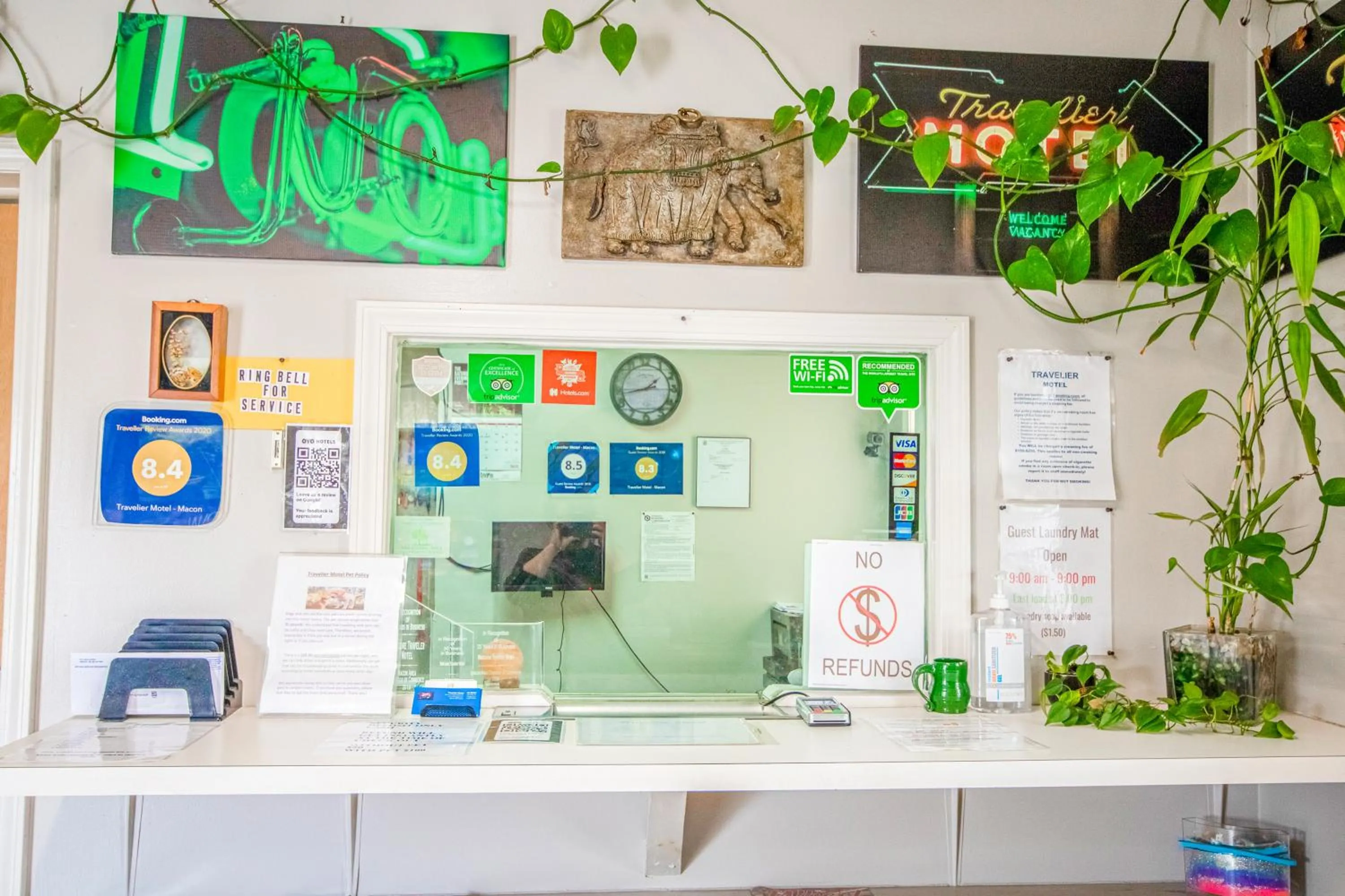 Lobby or reception in OYO Travelier Motel