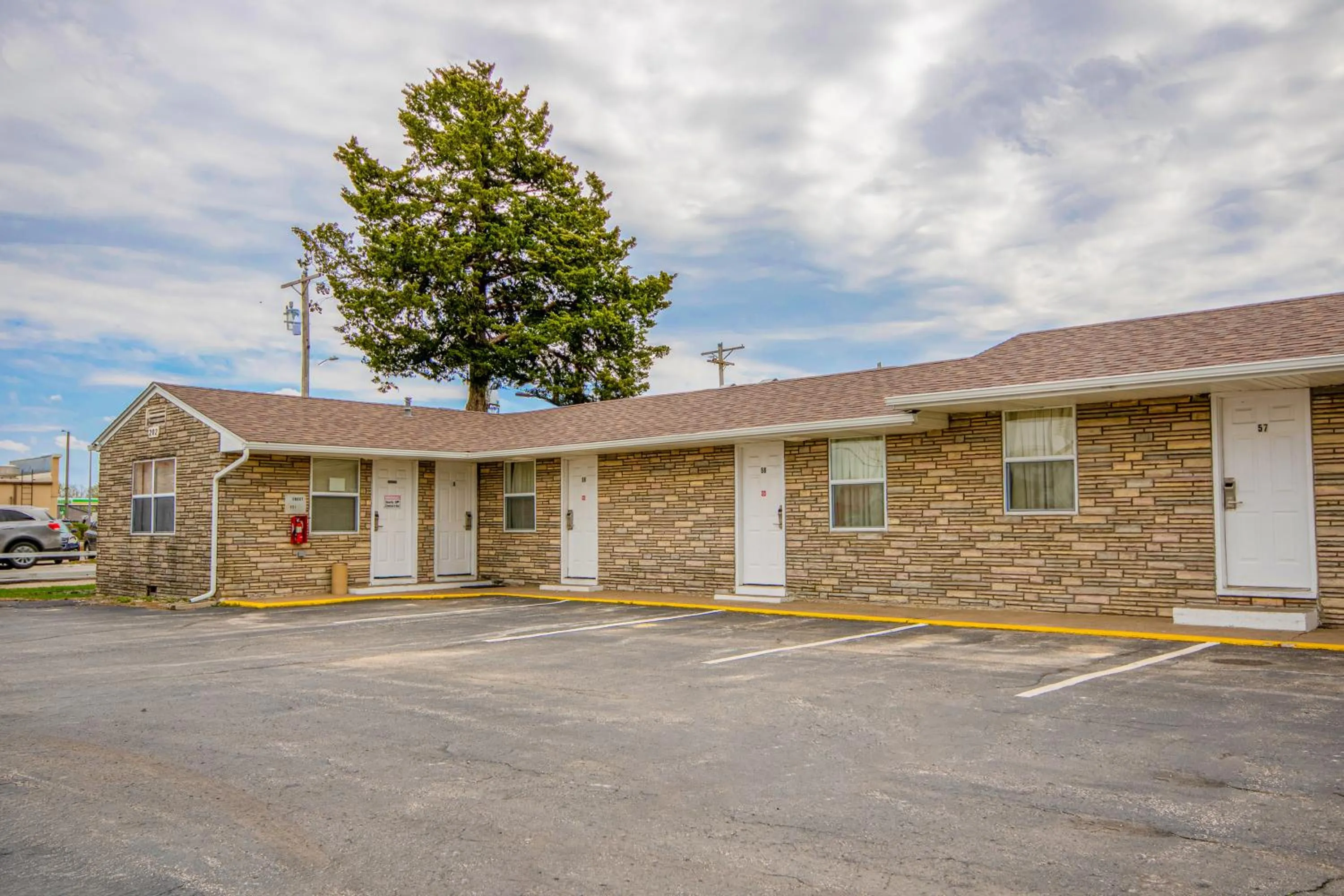 Property building in OYO Travelier Motel