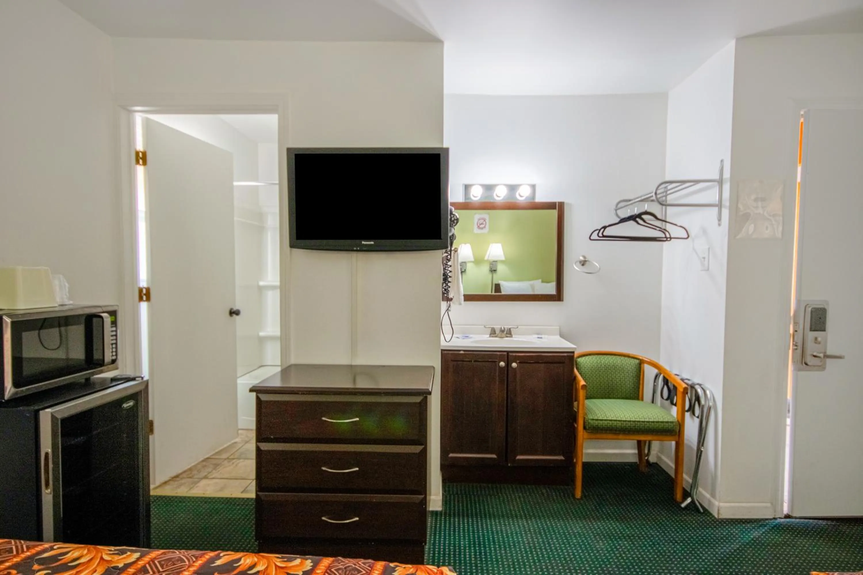 Area and facilities in OYO Travelier Motel