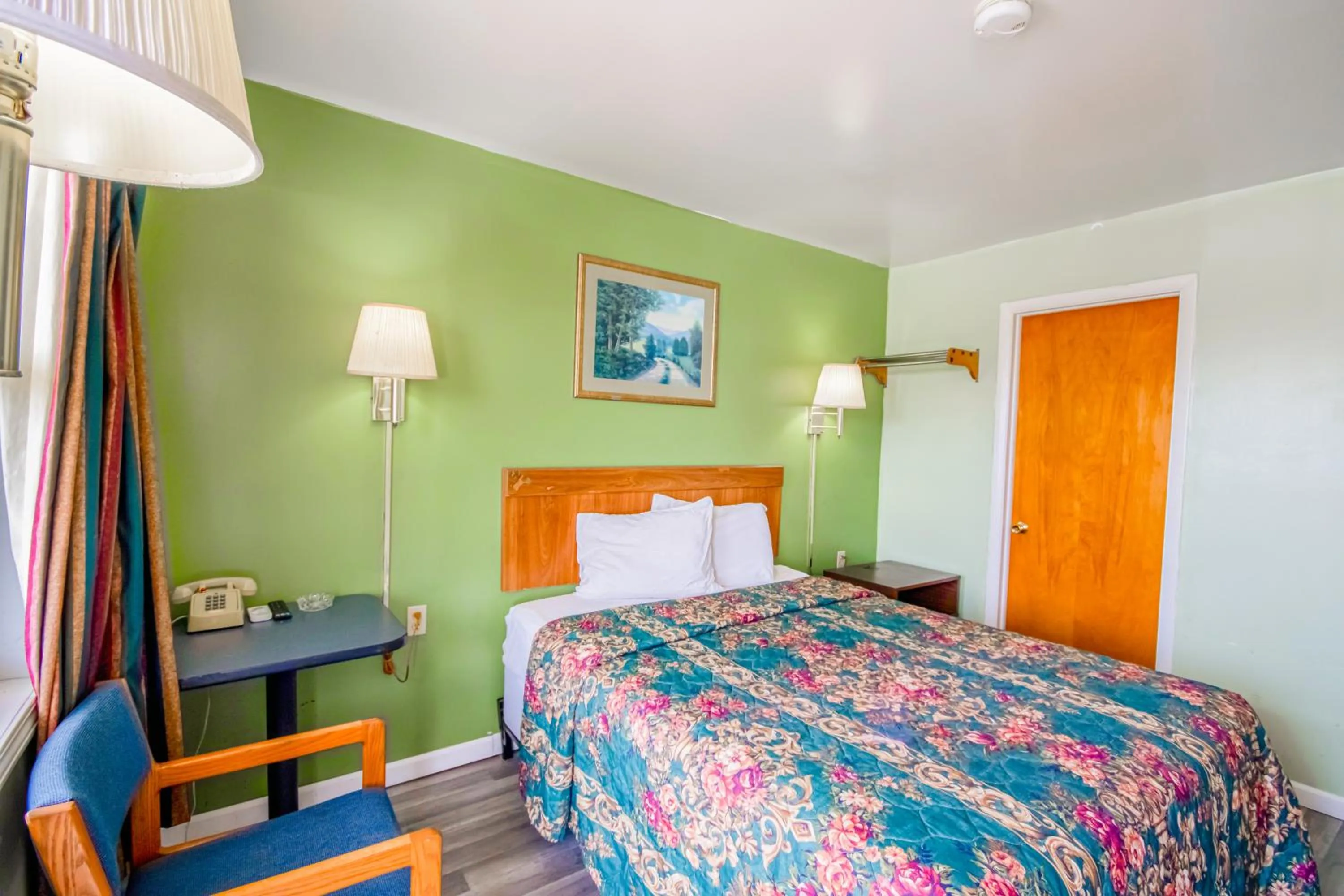 Bedroom, Bed in OYO Travelier Motel