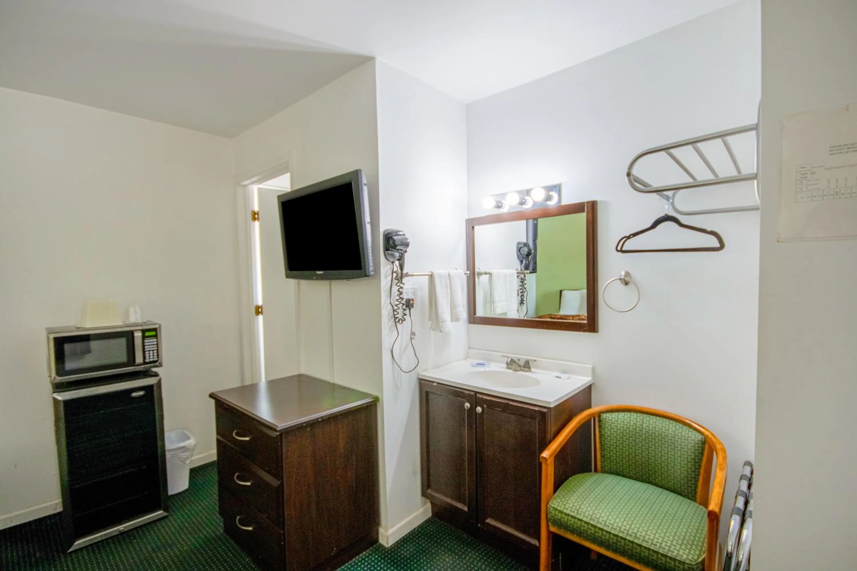 Bedroom in OYO Travelier Motel