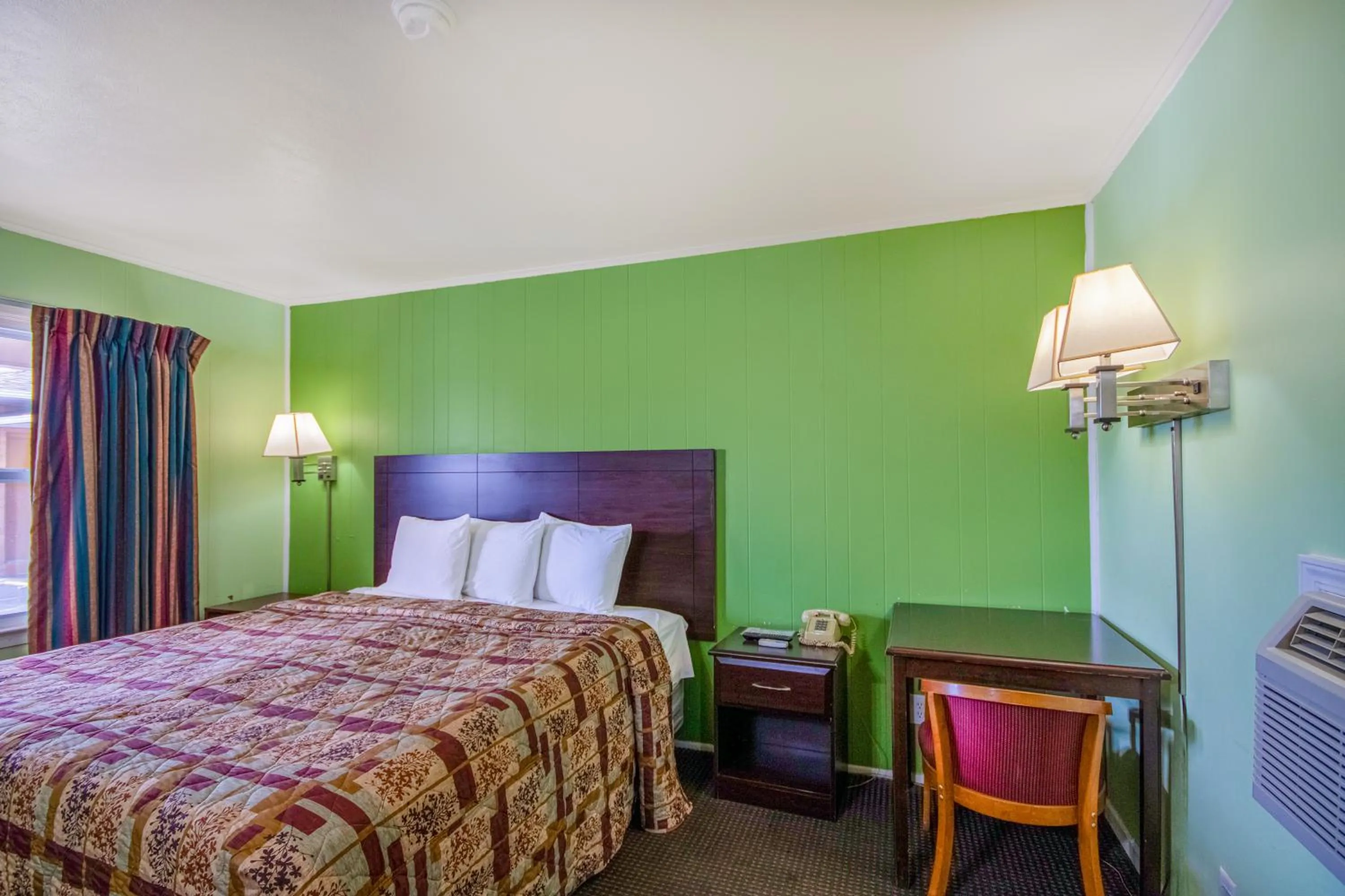 Bedroom, Bed in OYO Travelier Motel