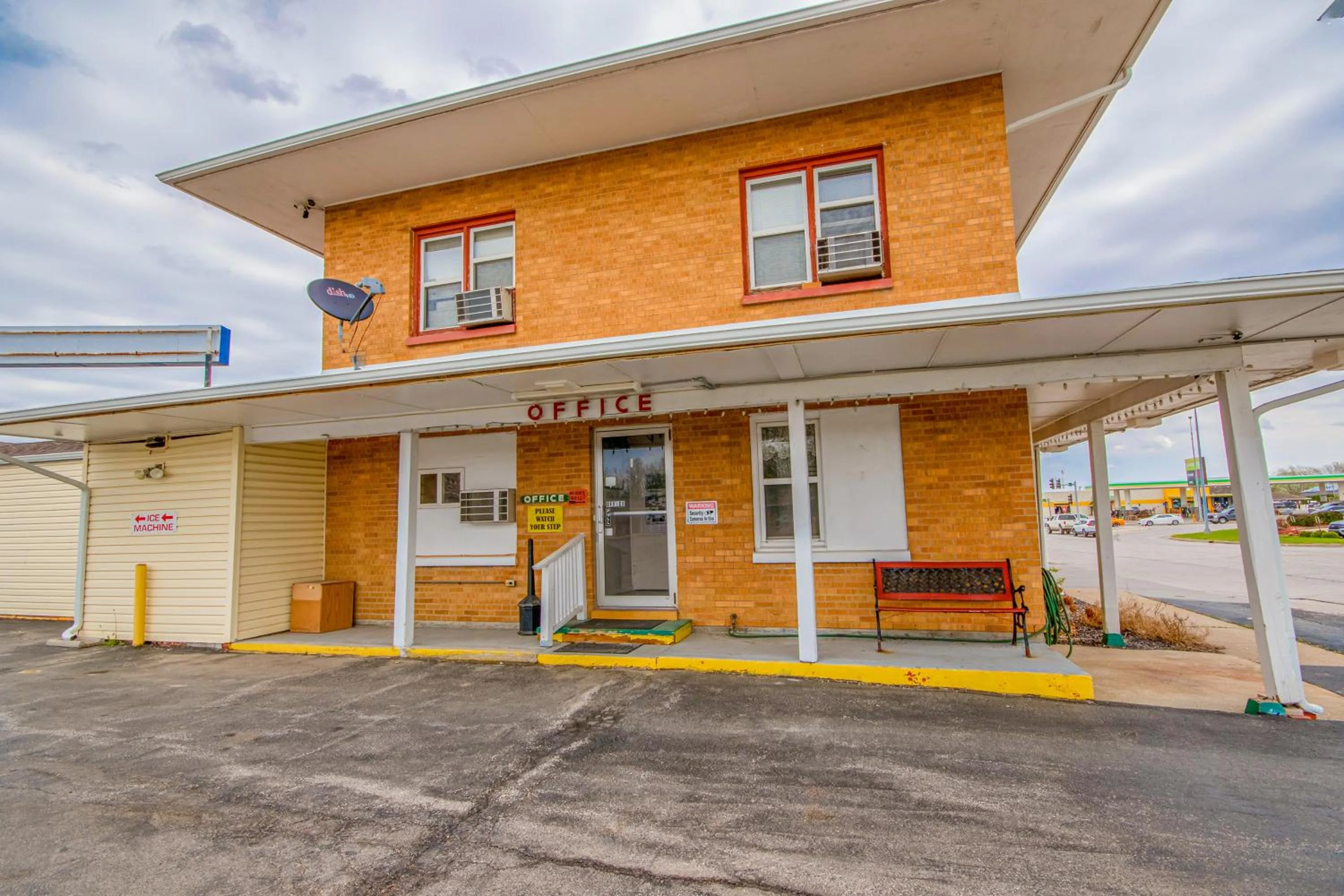 Property building in OYO Travelier Motel