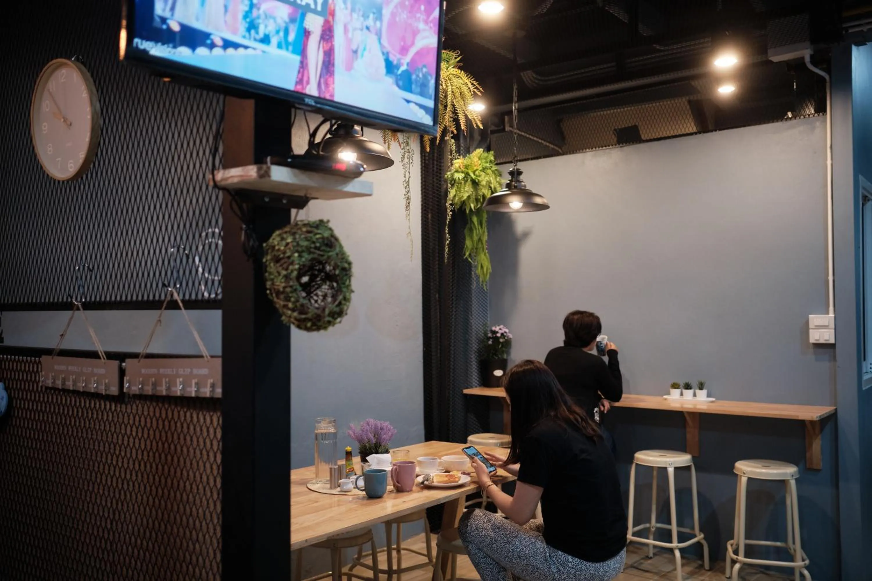 Restaurant/places to eat in Private Stay Hostel