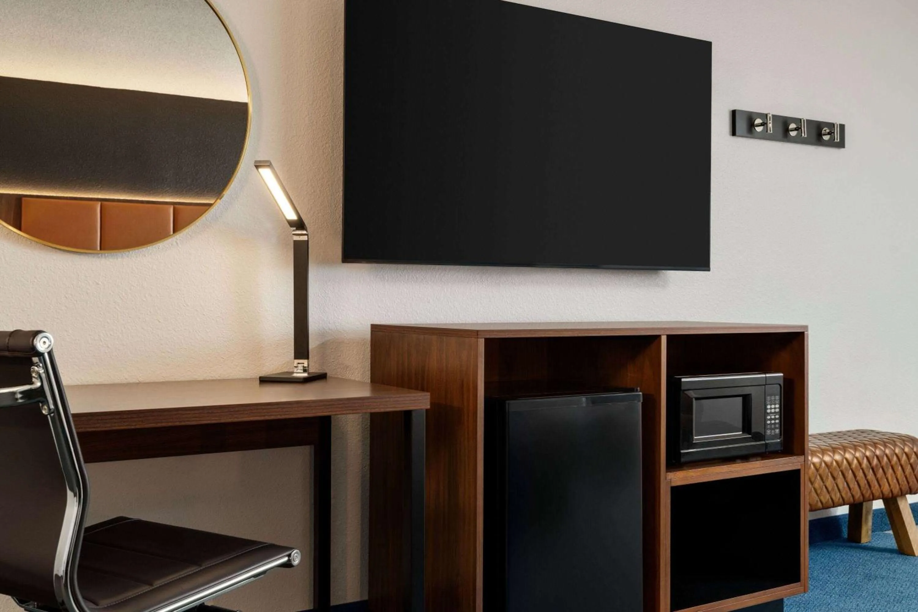 Photo of the whole room in Travelodge by Wyndham Wall