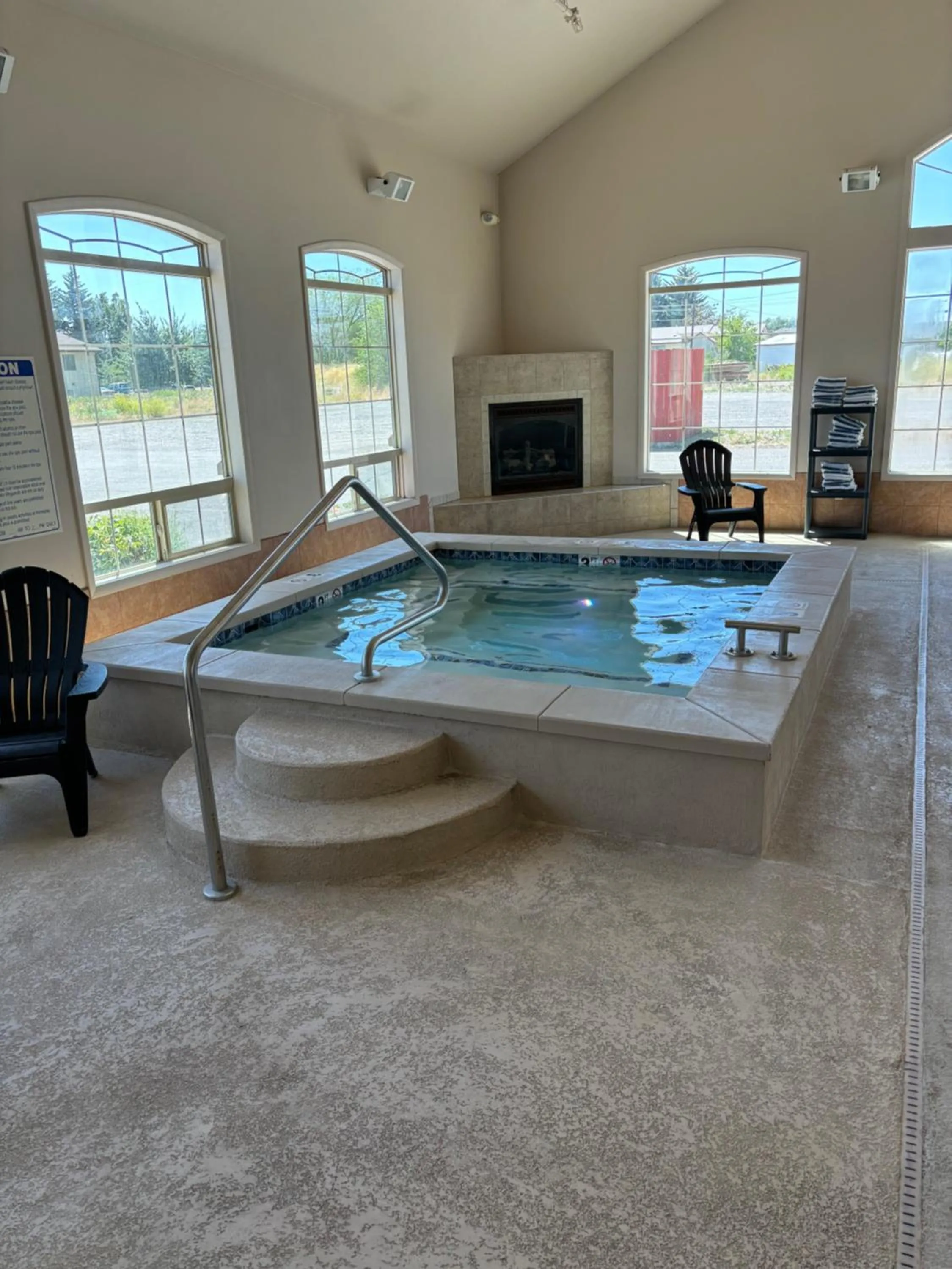 Hot Tub in Super 8 by Wyndham Rexburg