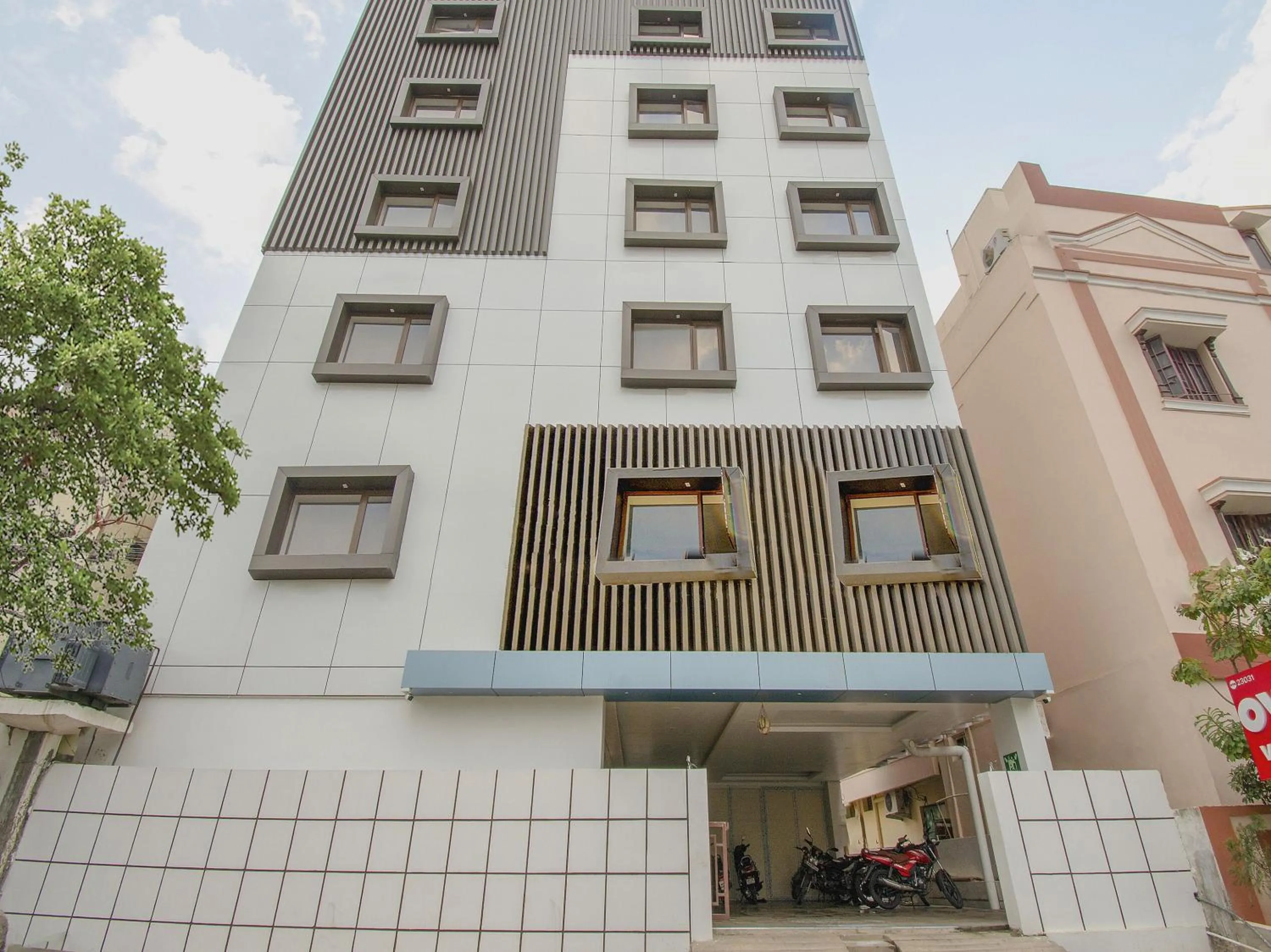 Facade/entrance in Super Capital O V Hotel