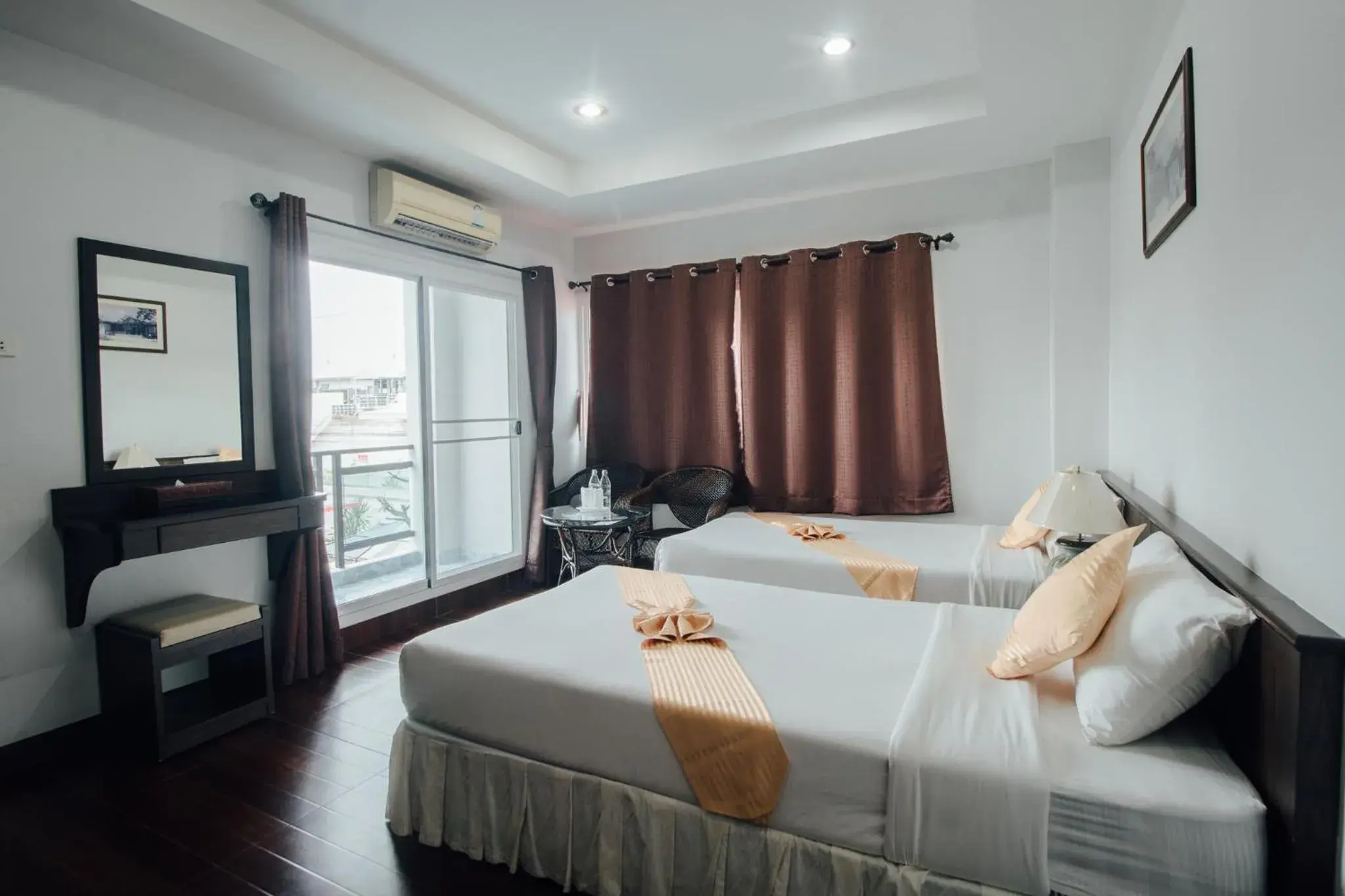 Superior Twin Room in Iyara Hua Hin Lodge Superior Twin Room in Iyara Hua Hin Lodge