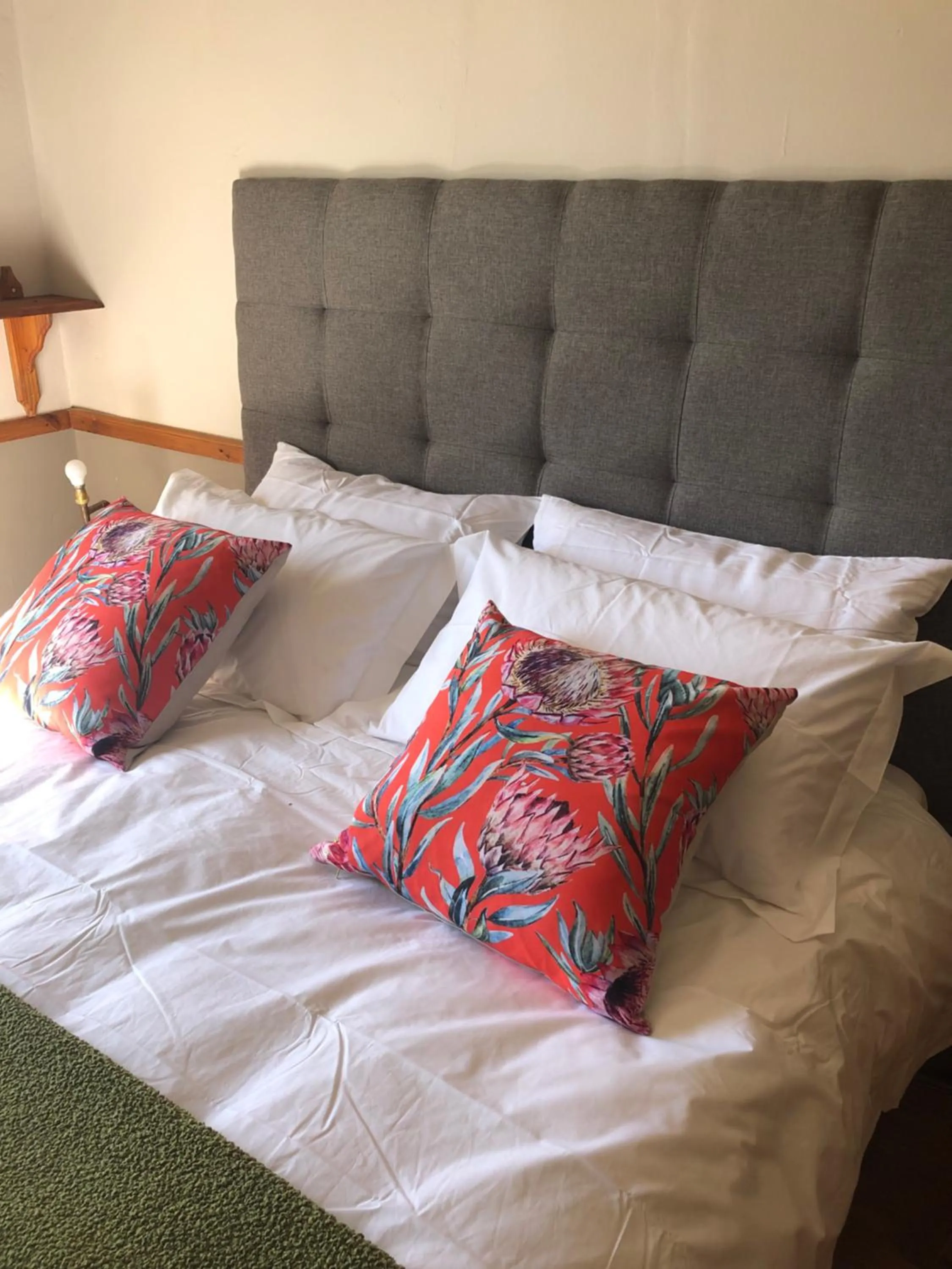 Bed in Apple and Rose