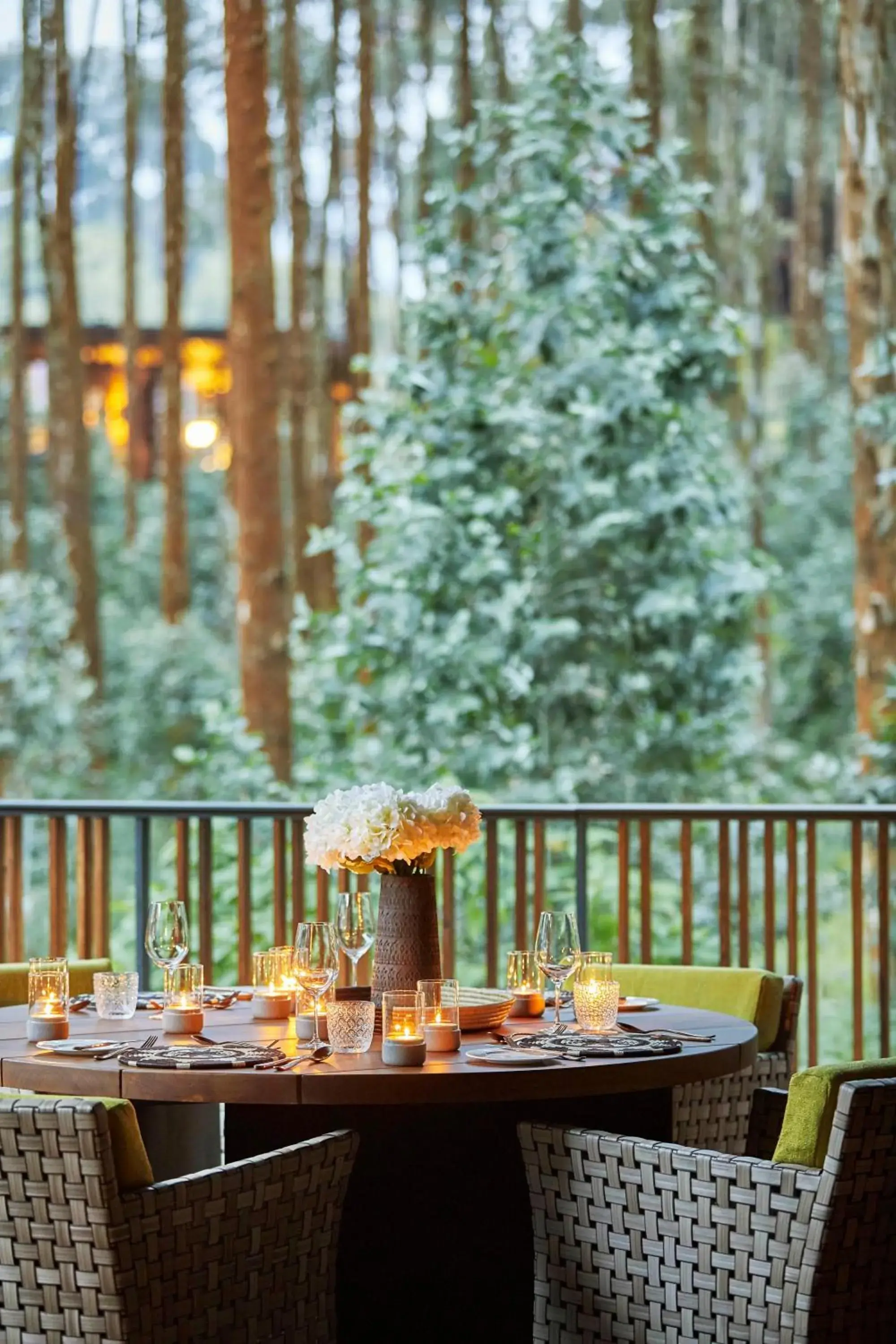 Ingagi Lodge in One&Only Gorilla's Nest Ingagi Lodge in One&Only Gorilla's Nest