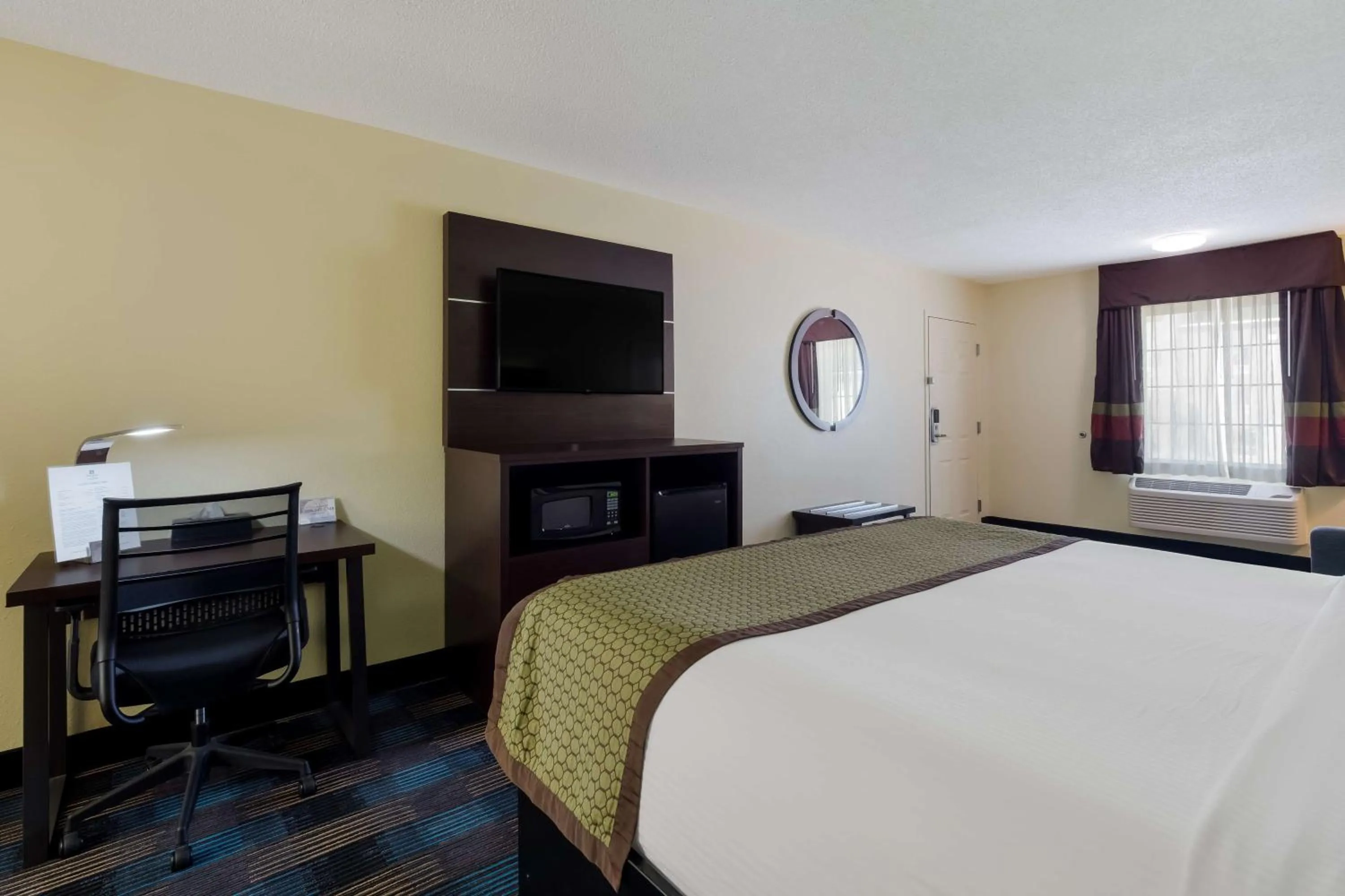 Bedroom in SureStay Hotel by Best Western Manning