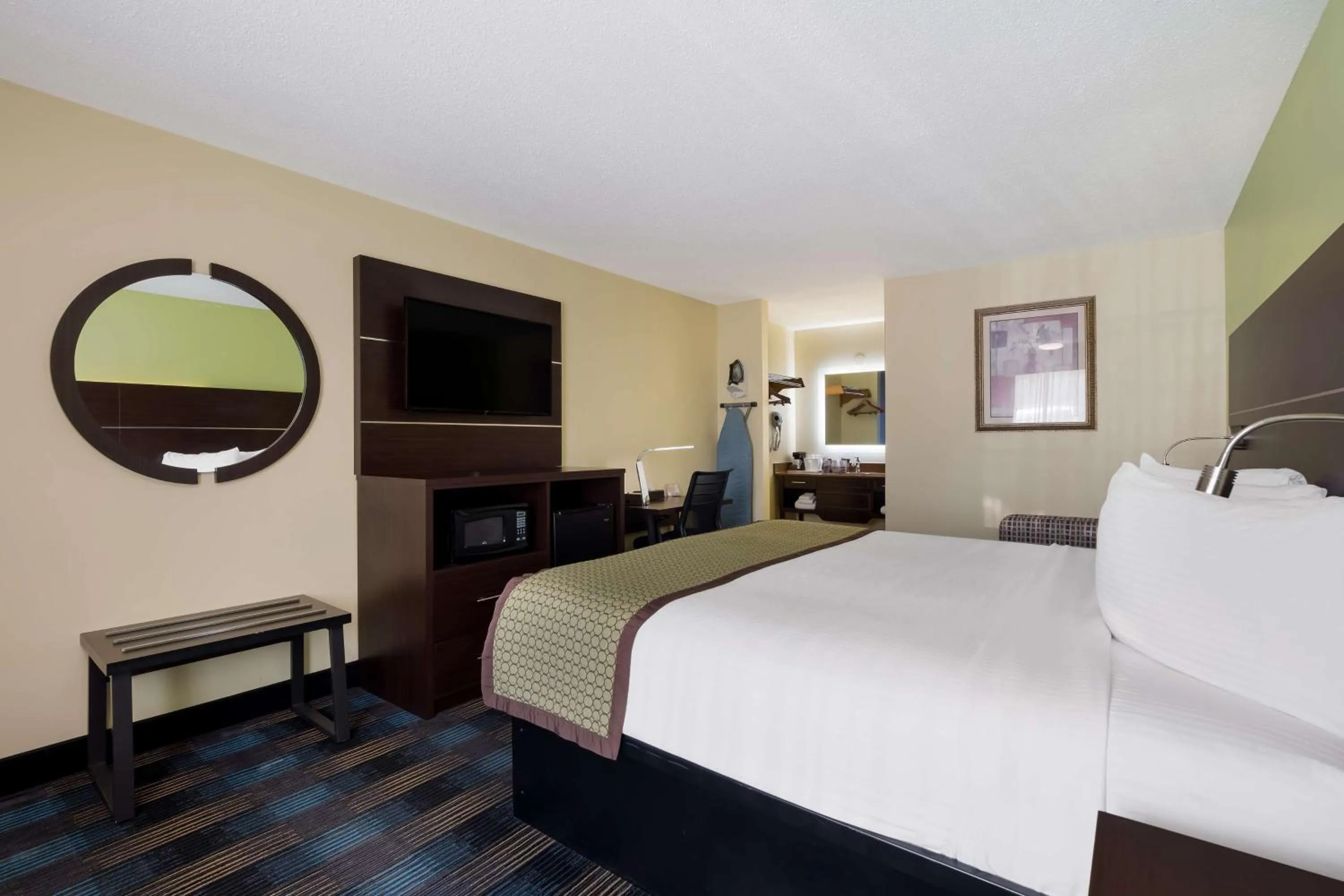 Bedroom in SureStay Hotel by Best Western Manning