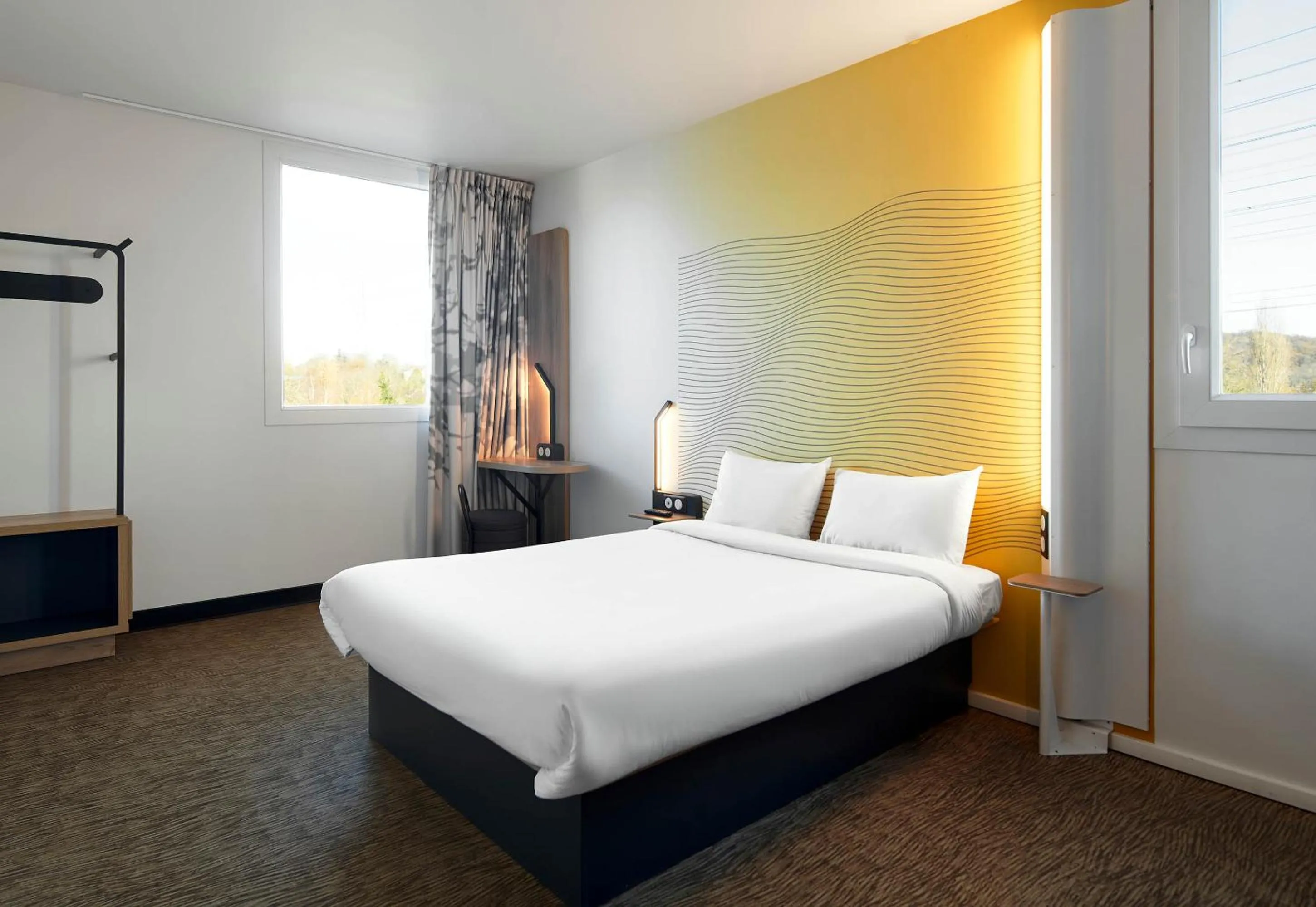 Bedroom, Bed in B&B HOTEL Igny Palaiseau