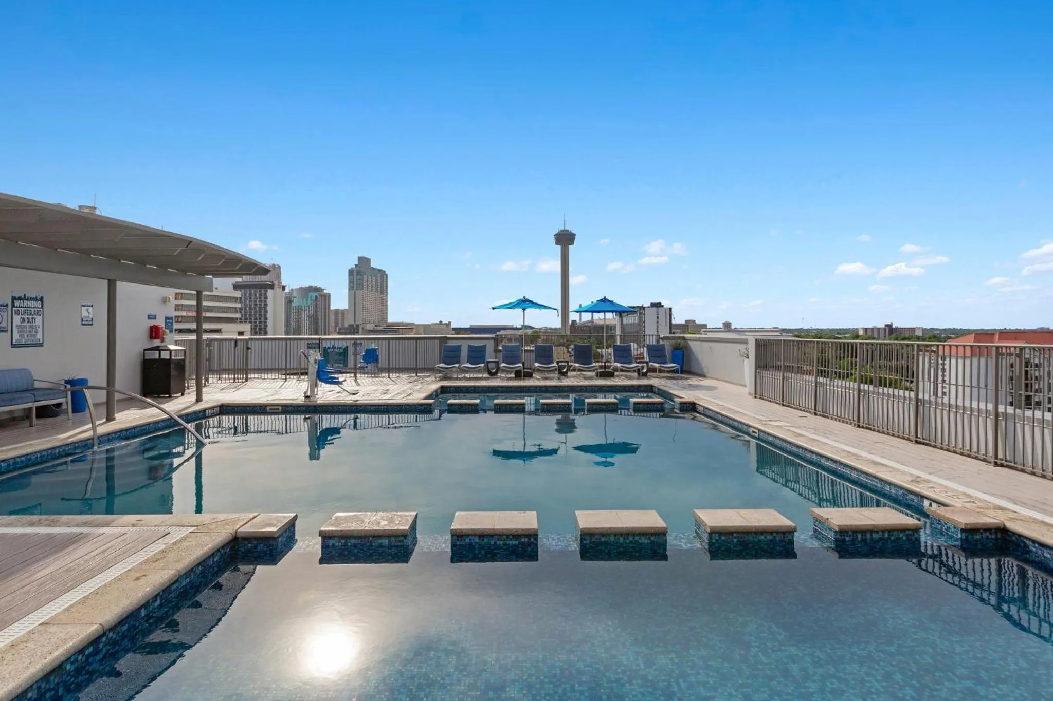 Swimming pool in Club Wyndham La Cascada