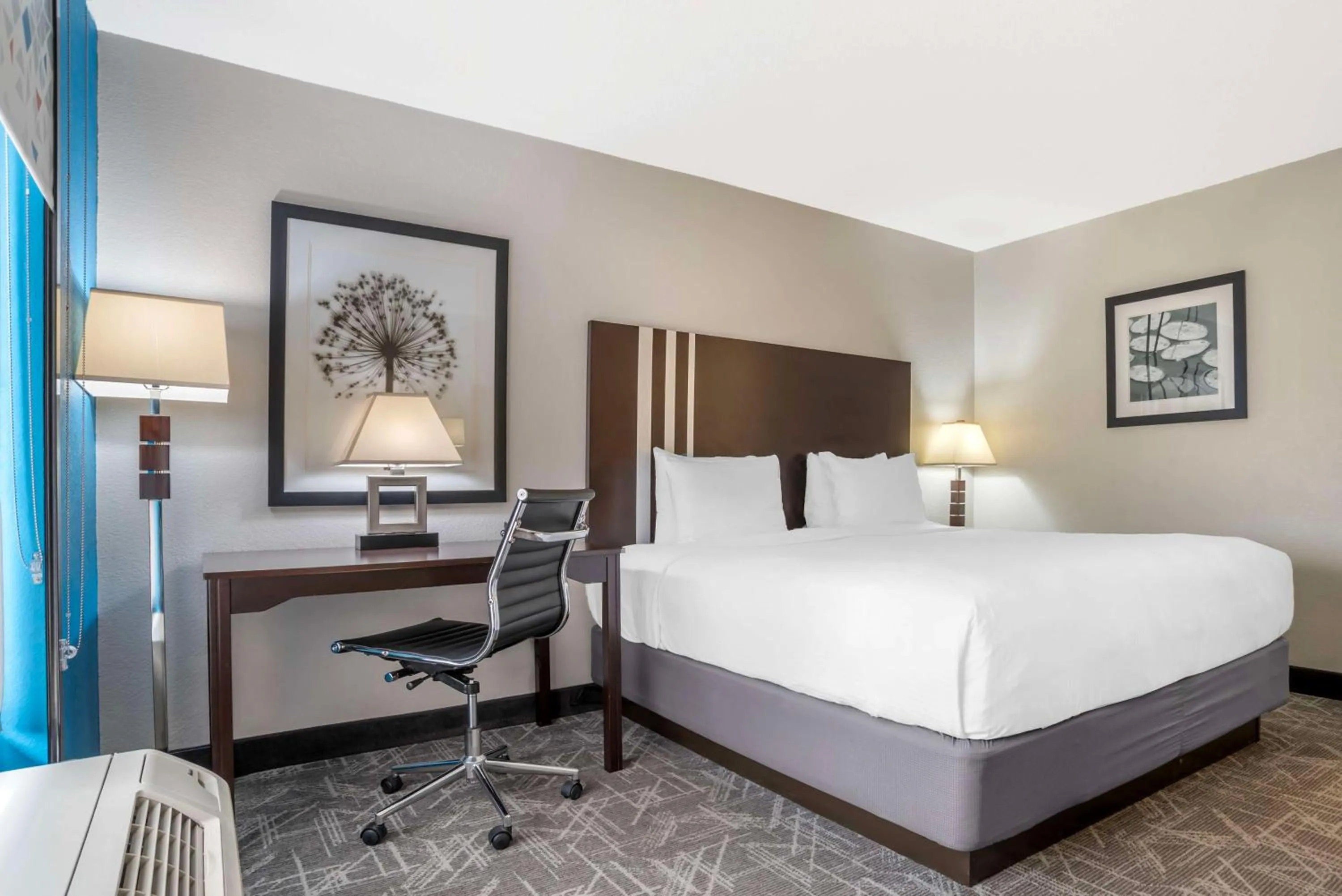 Bedroom, Bed in Best Western Andalusia Inn