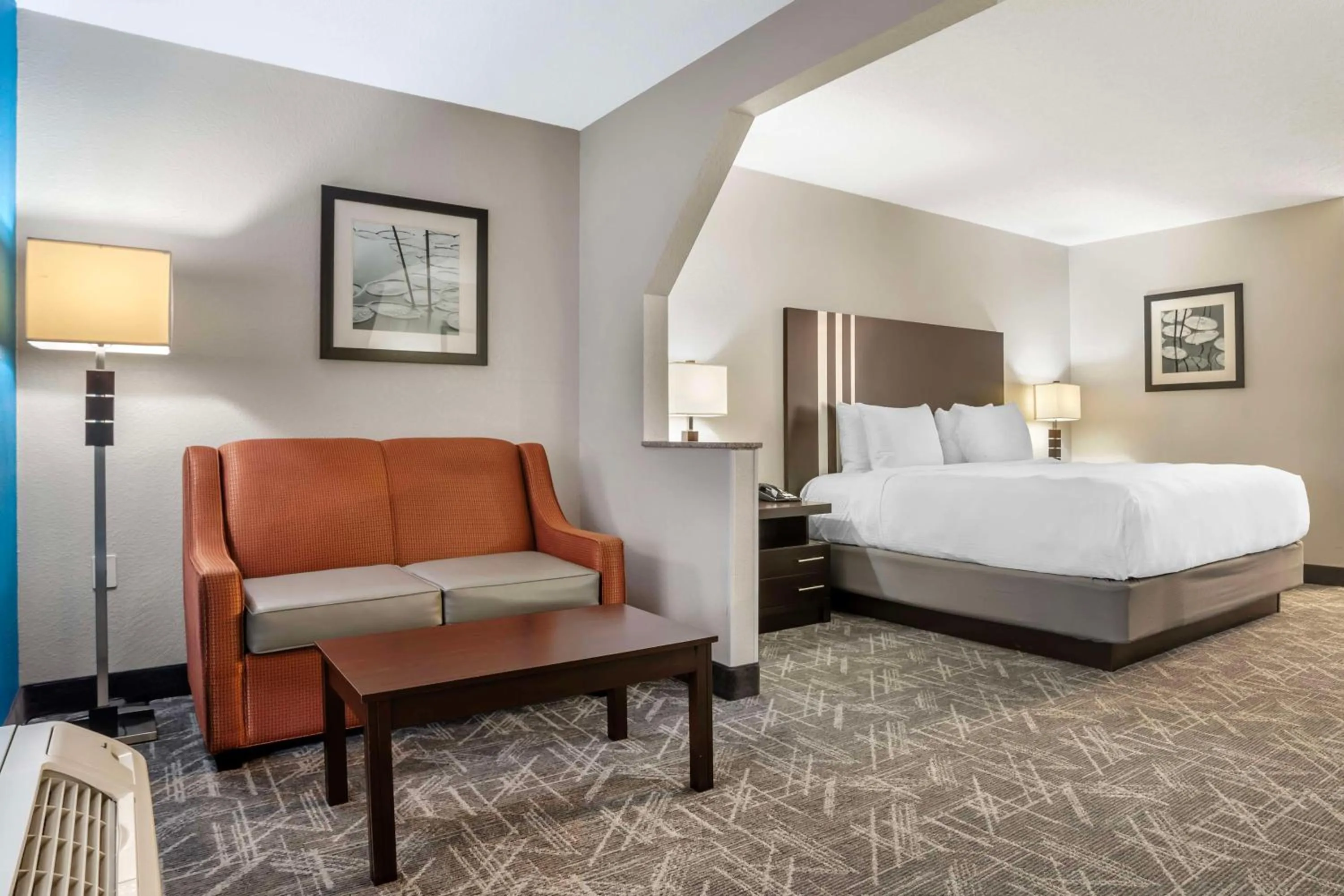 Bedroom, Bed in Best Western Andalusia Inn