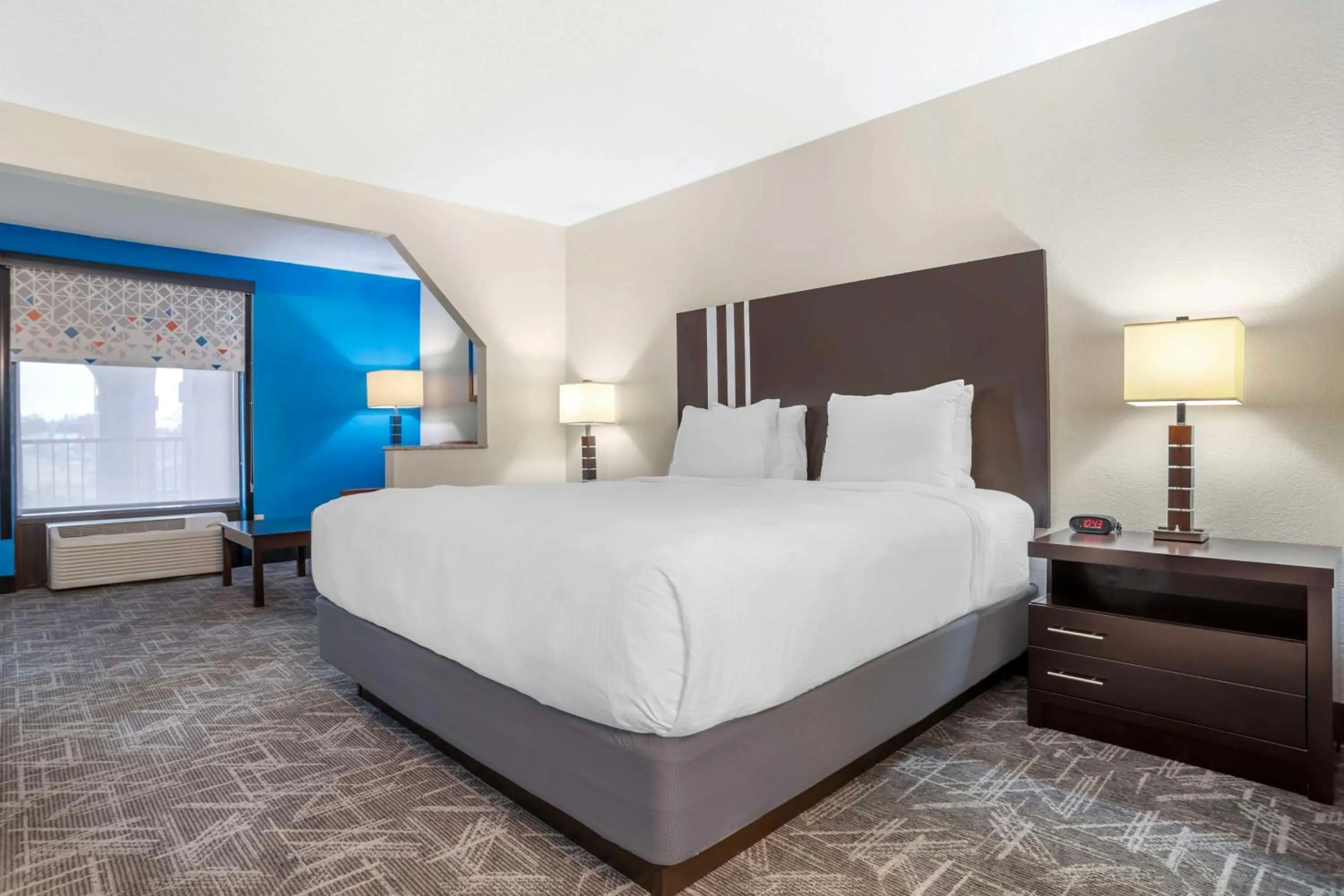 Bedroom, Bed in Best Western Andalusia Inn