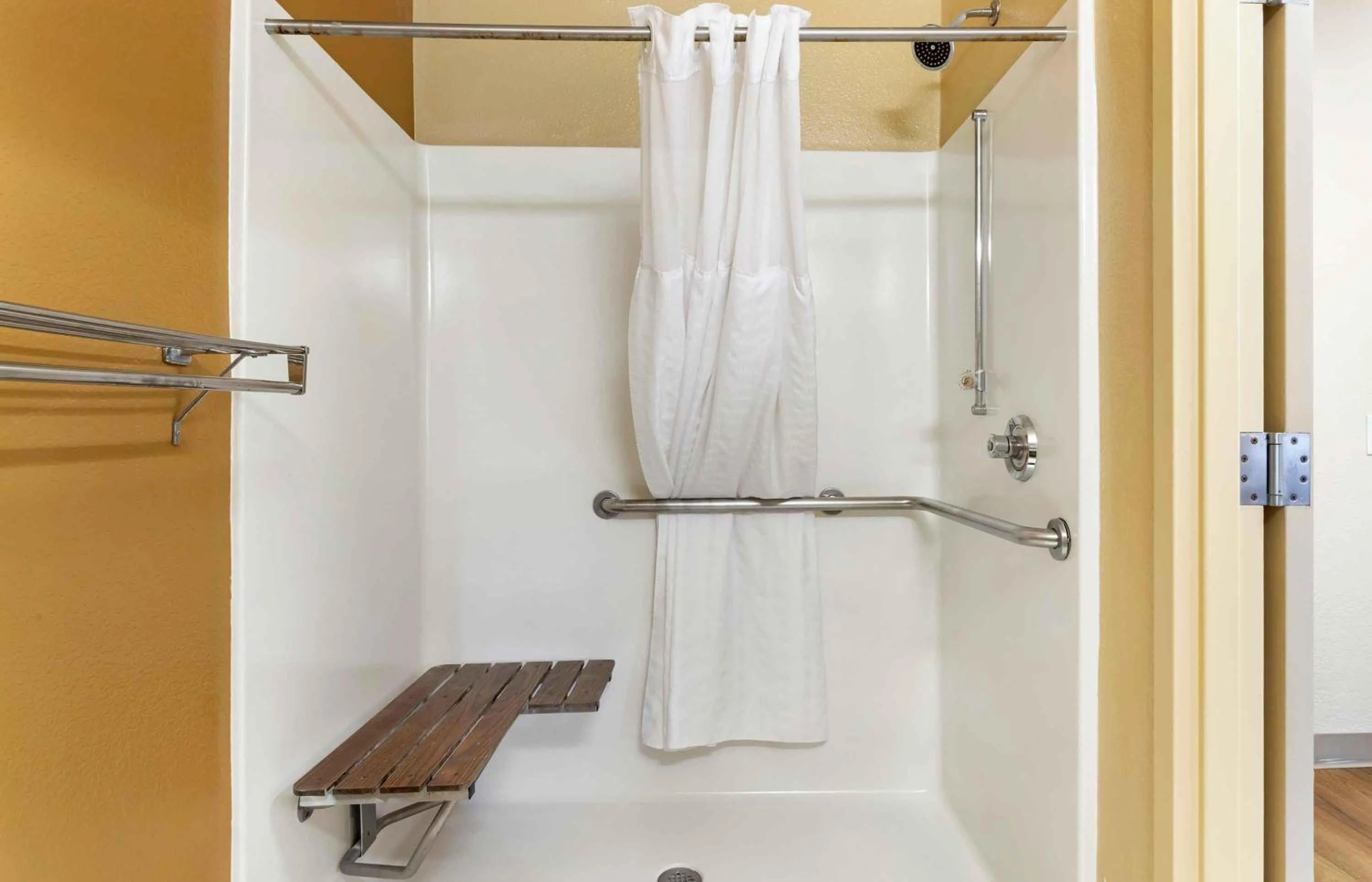 Bathroom in Extended Stay America Suites - Houston - NASA - Johnson Space Center