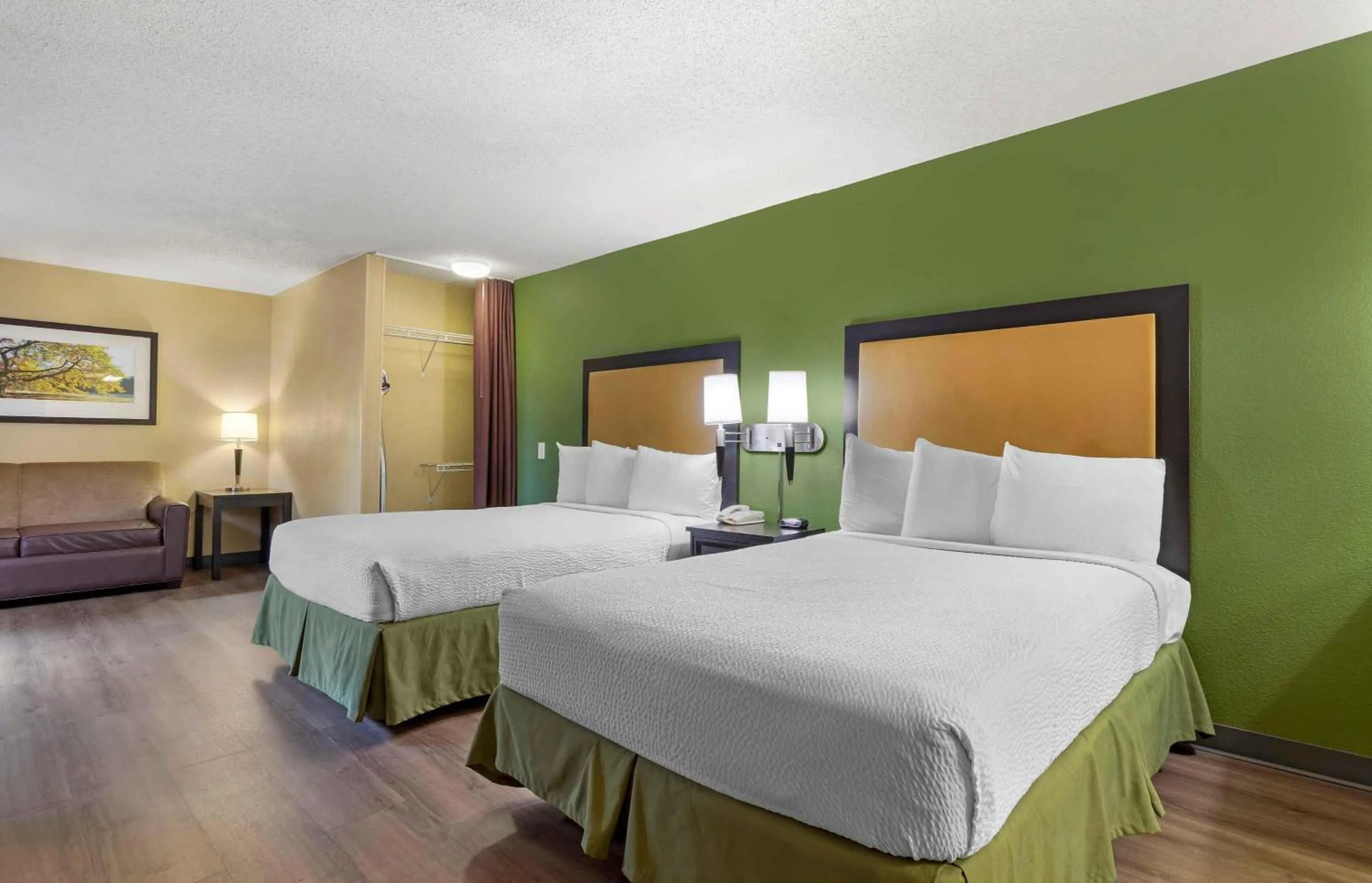 Bedroom, Bed in Extended Stay America Suites - Houston - NASA - Johnson Space Center