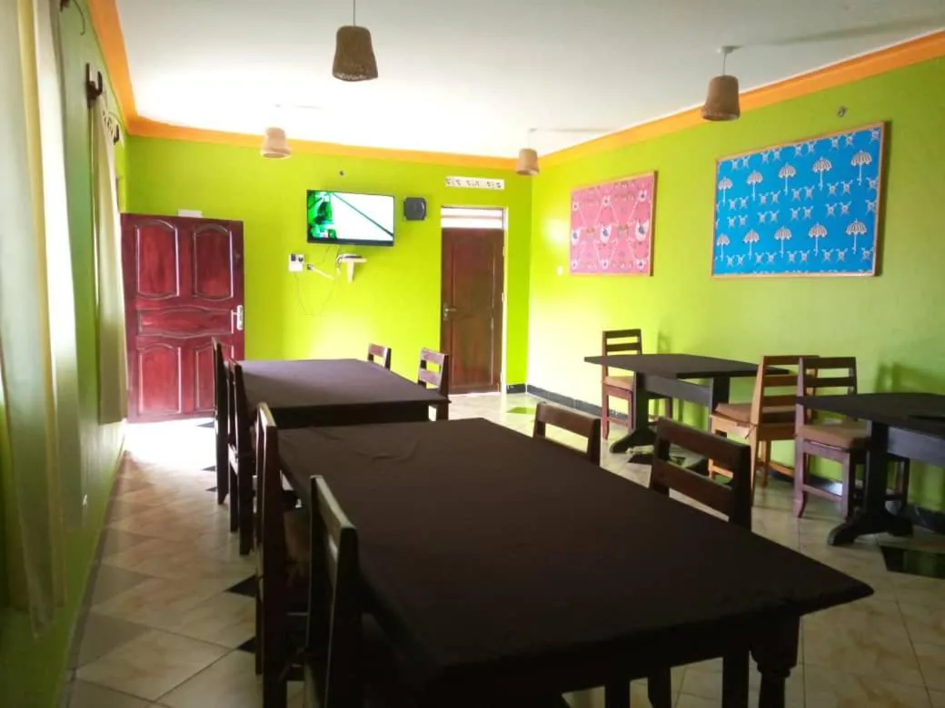 Restaurant/places to eat in Sipi Traveller's Lodge