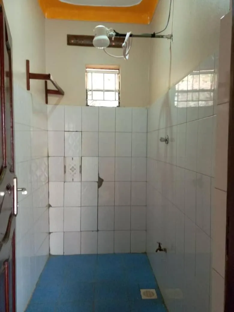 Bathroom in Sipi Traveller's Lodge