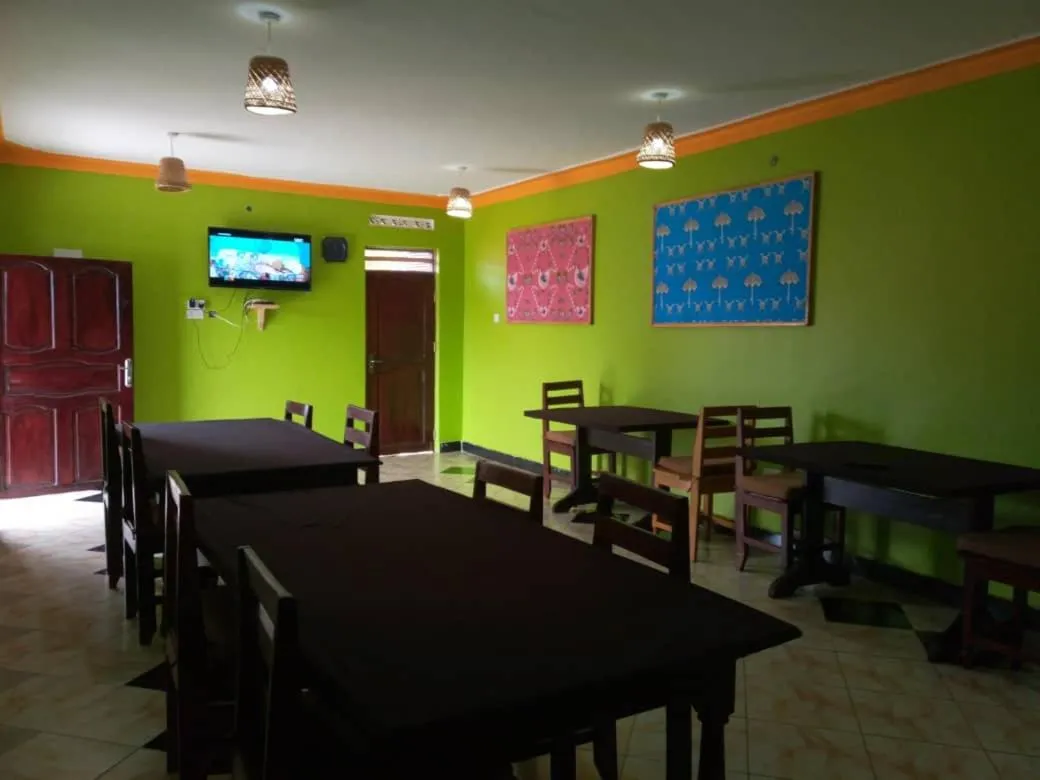 Restaurant/places to eat in Sipi Traveller's Lodge