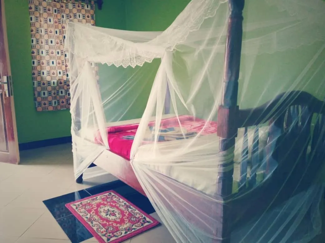 Bedroom, Bed in Sipi Traveller's Lodge