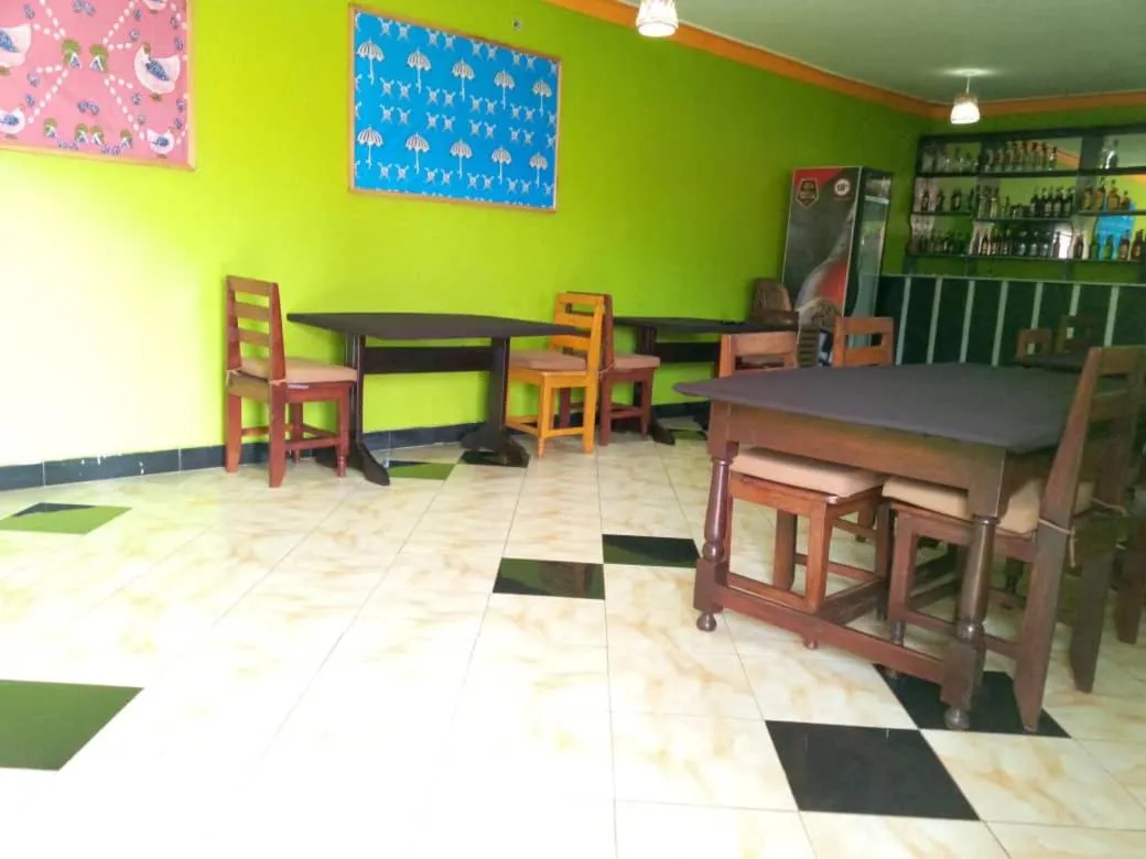 Sipi Traveller's Lodge