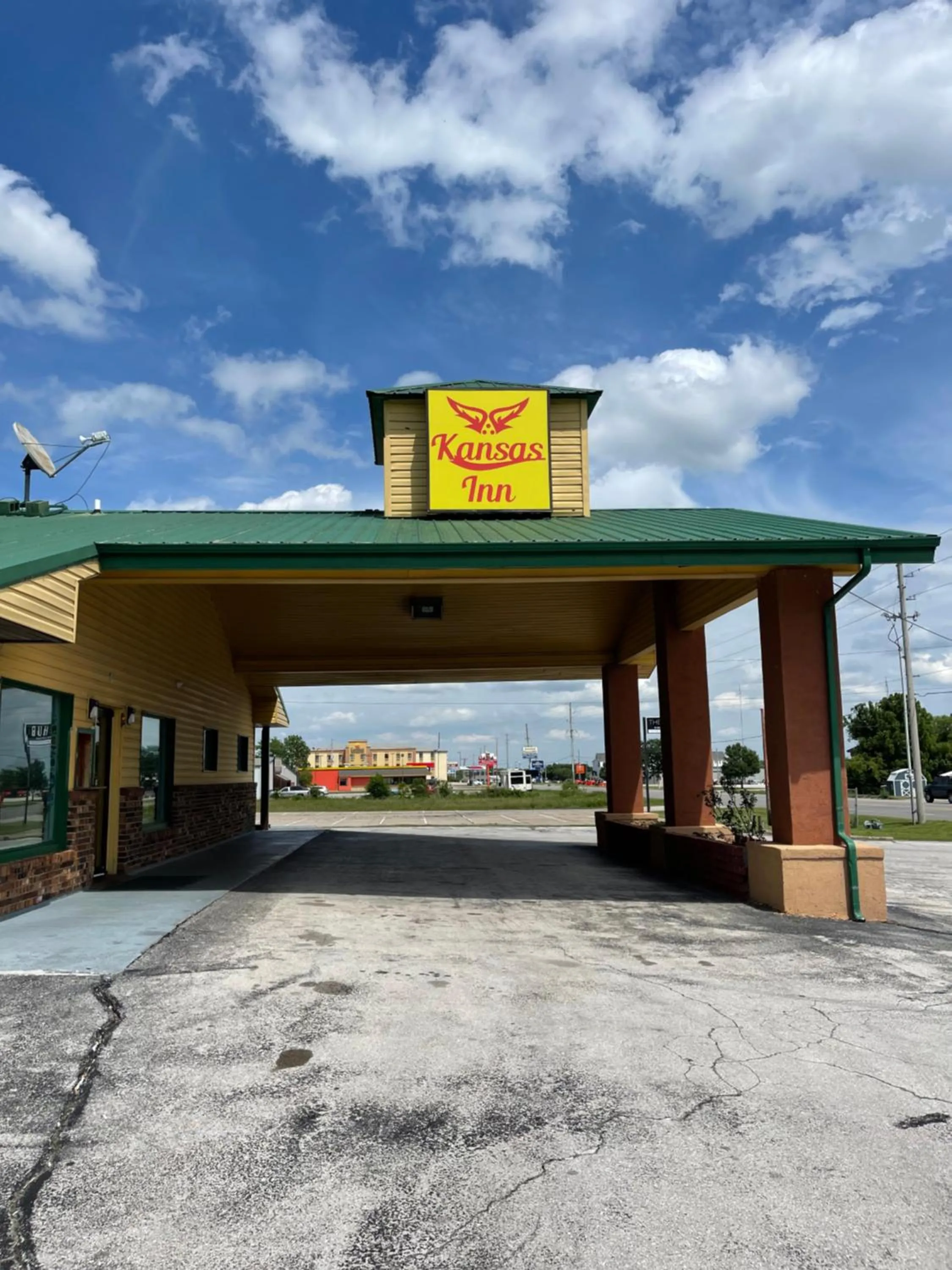 Property logo or sign in Kansas Inn