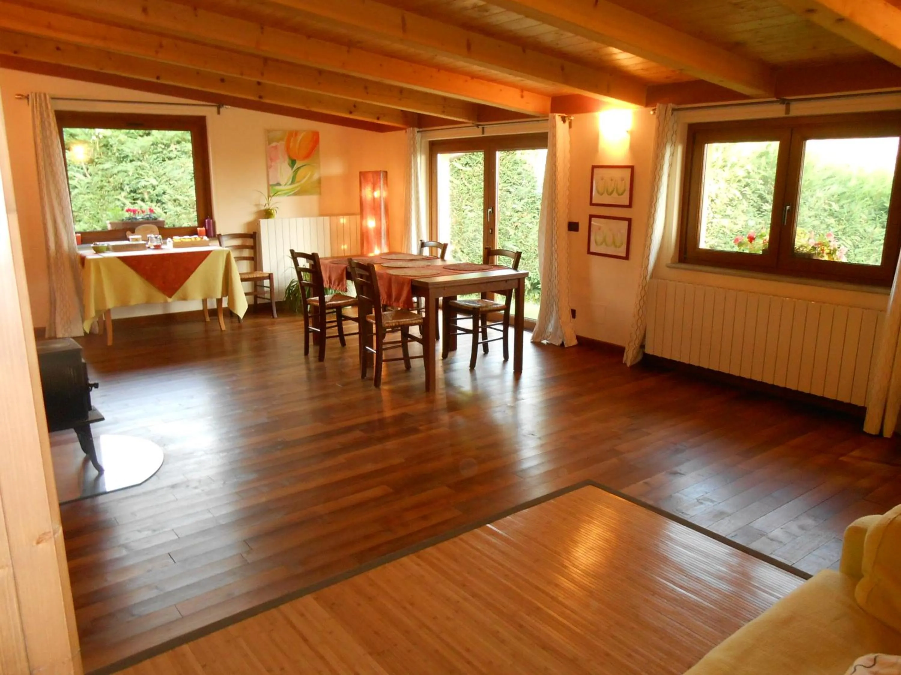 Dining area in B&B La Coccinella Biologico