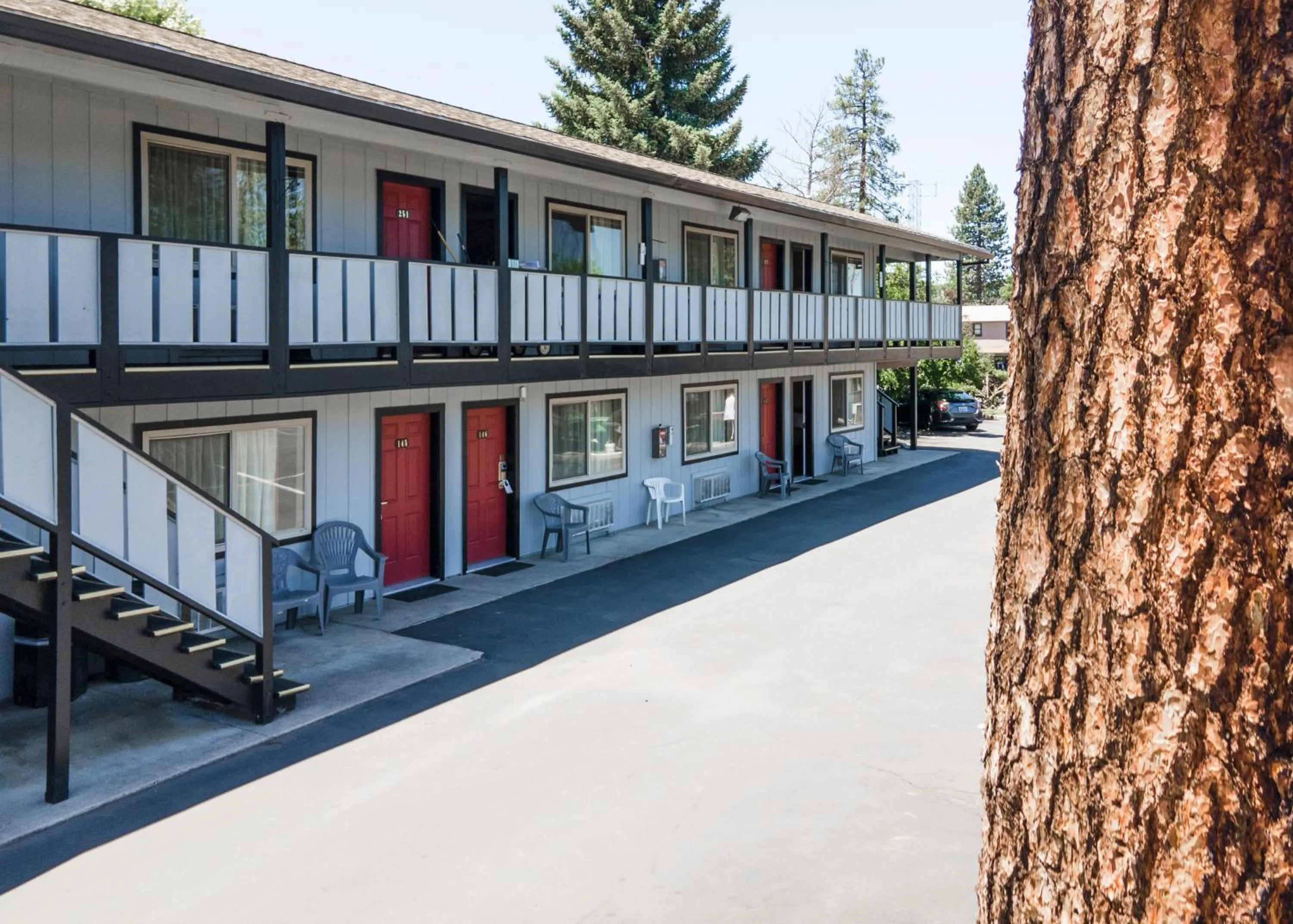 Property building in Charm Motel & Suites