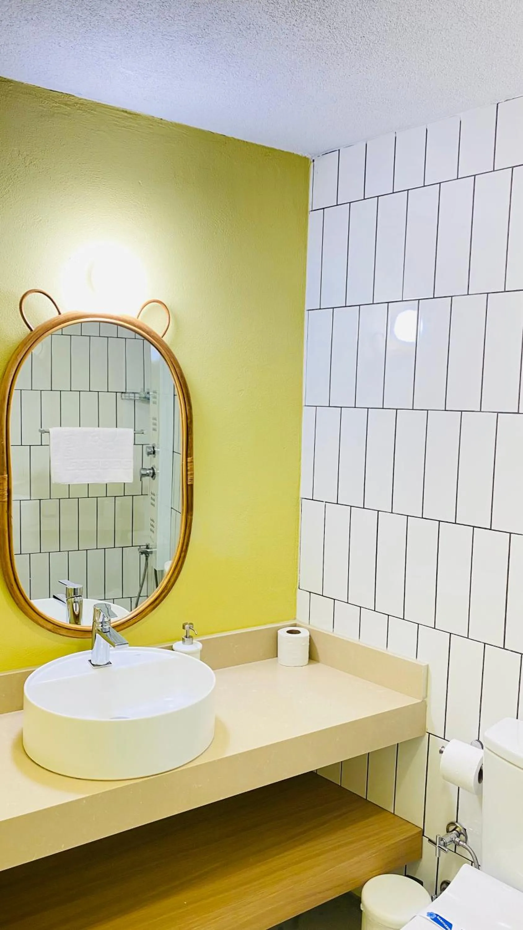 Shower in Bono Hotel Old Town