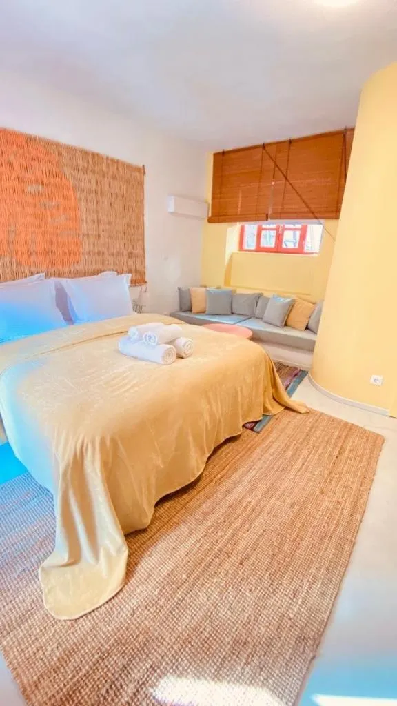 Seating area, Bed in Bono Hotel Old Town