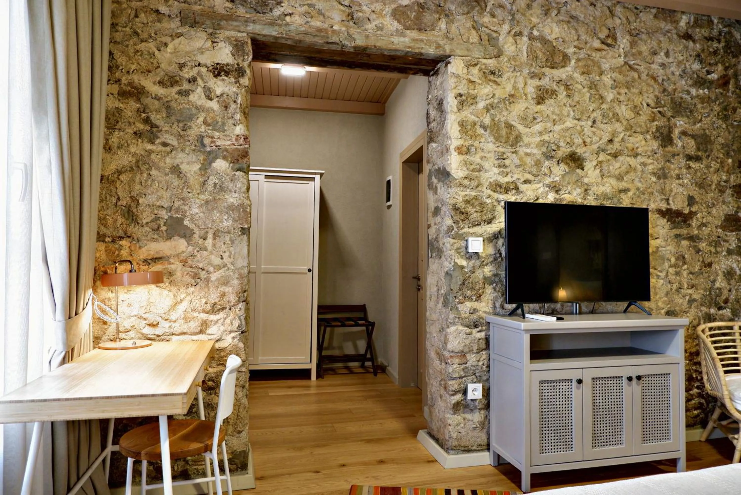 TV and multimedia in Bono Hotel Old Town