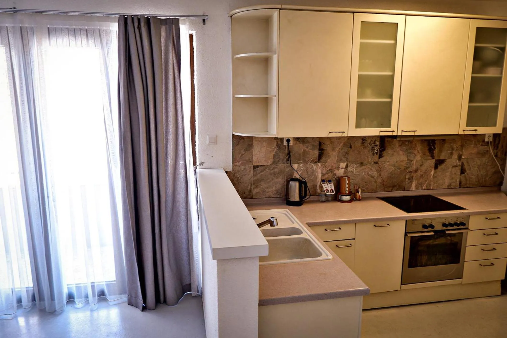 kitchen in Bono Hotel Old Town