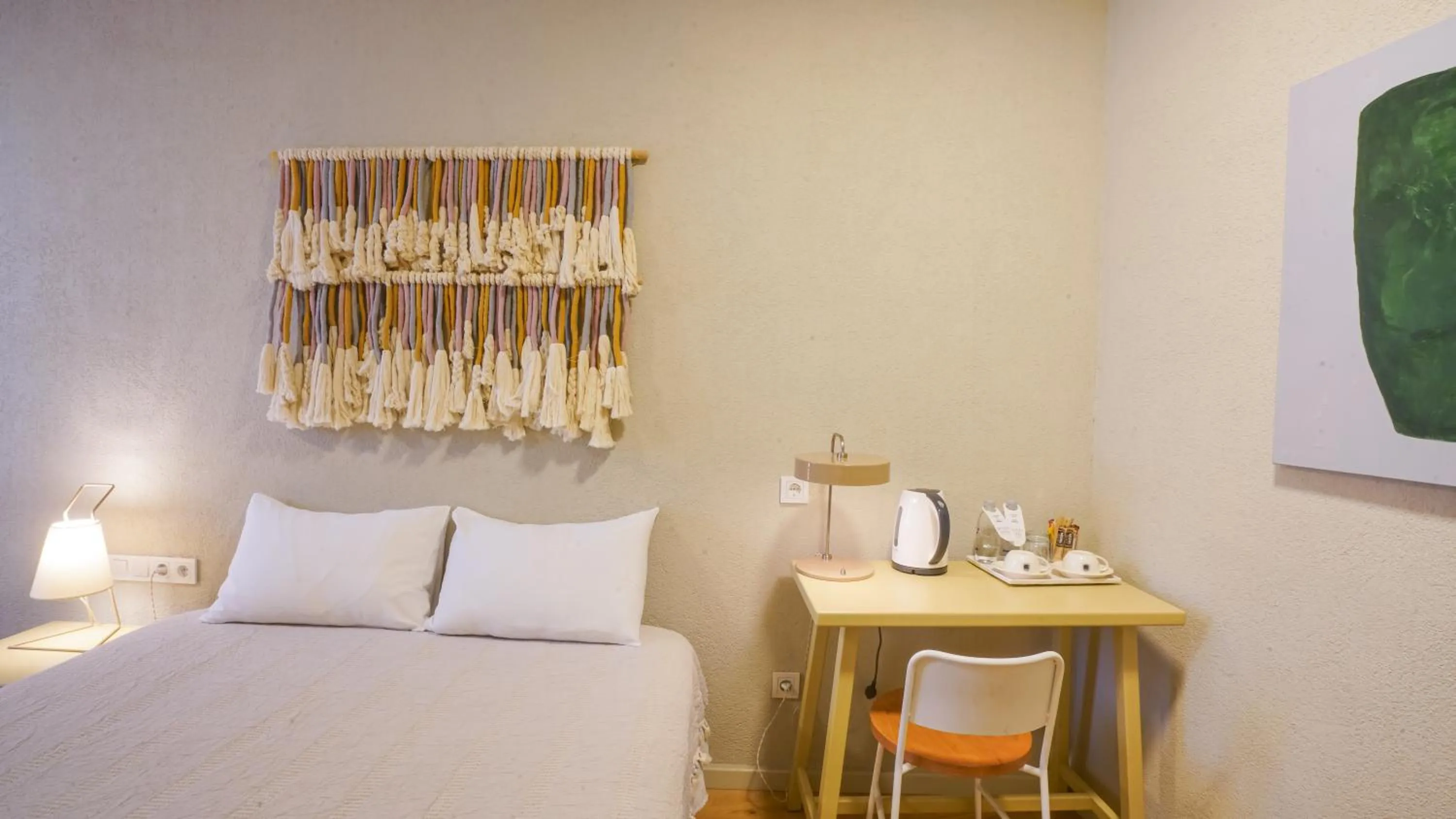 Coffee/tea facilities, Bed in Bono Hotel Old Town