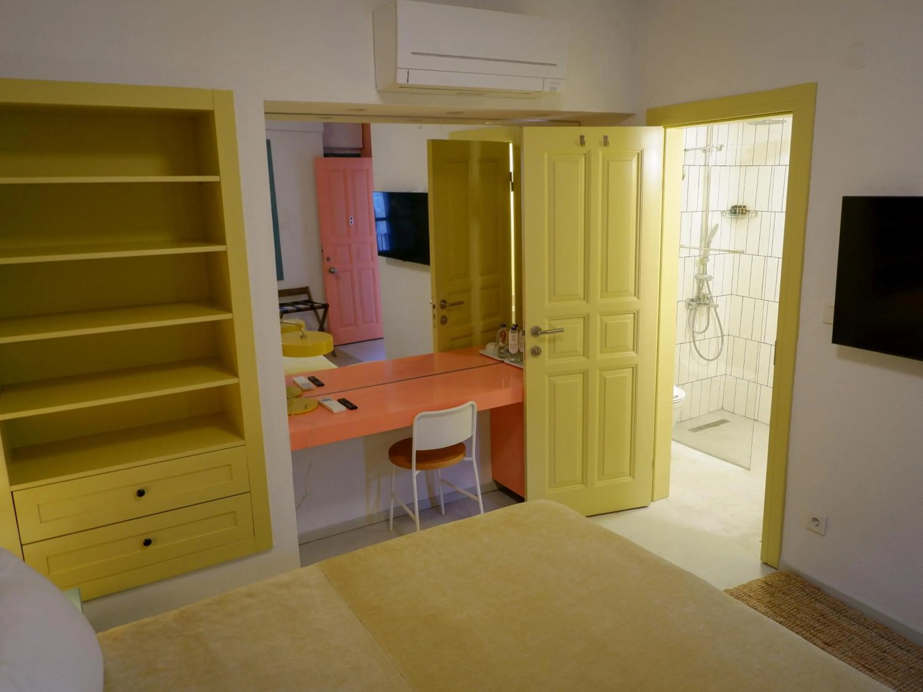 Photo of the whole room in Bono Hotel Old Town