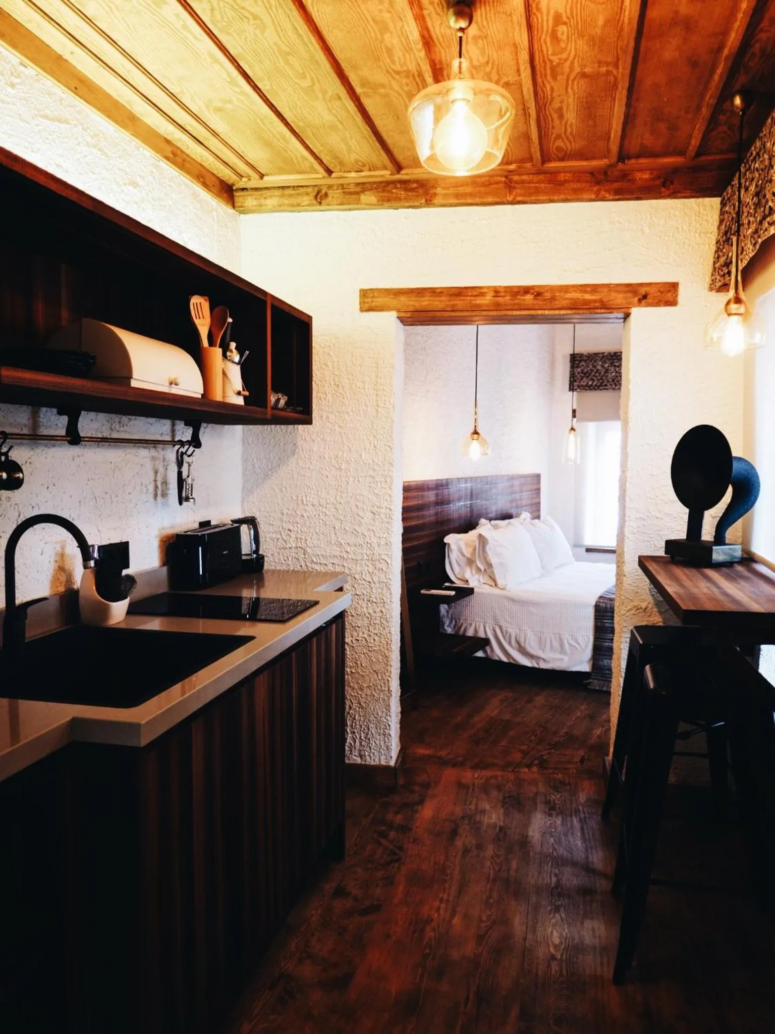 Kitchen or kitchenette, Bed in Bono Hotel Old Town