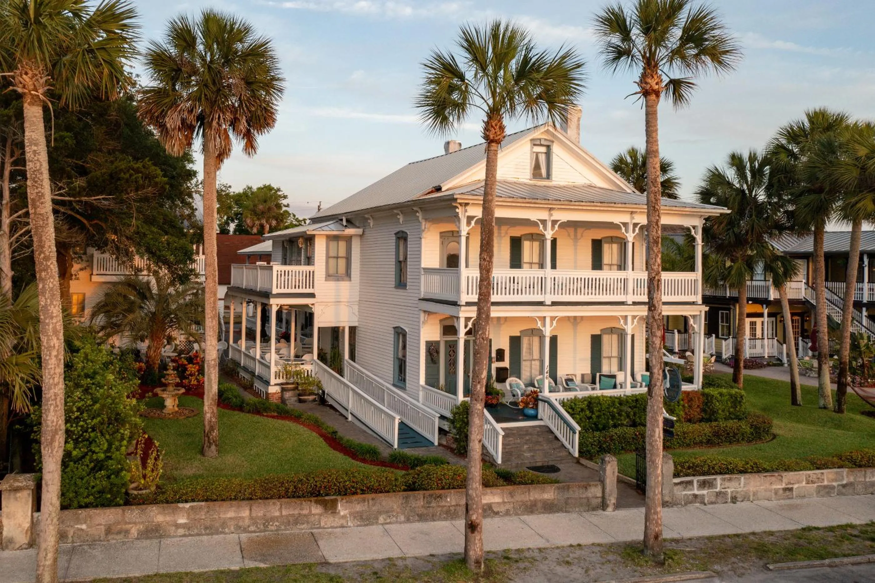 Property building in Bayfront Westcott House Bed & Breakfast