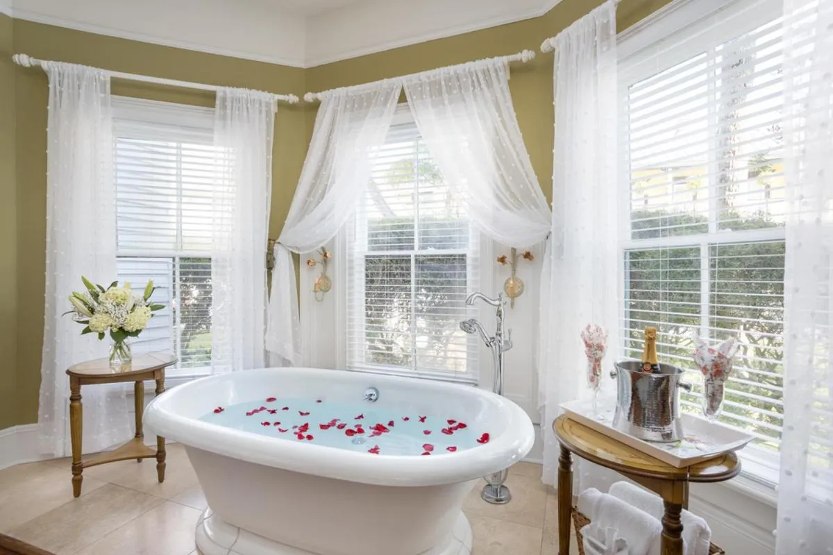 Bathroom in Bayfront Westcott House Bed & Breakfast