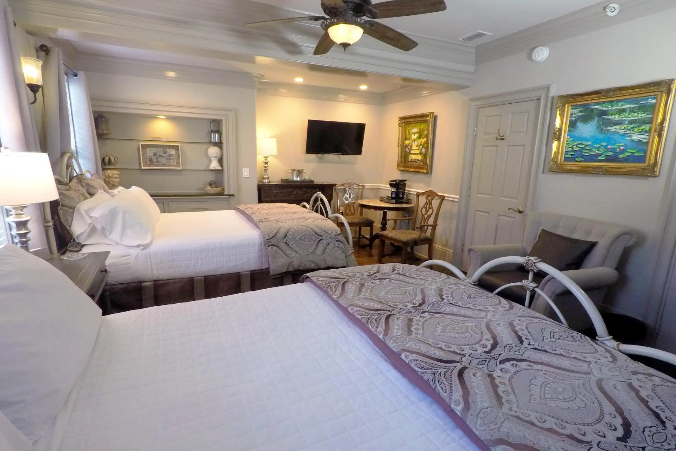 Photo of the whole room, Bed in Bayfront Westcott House Bed & Breakfast