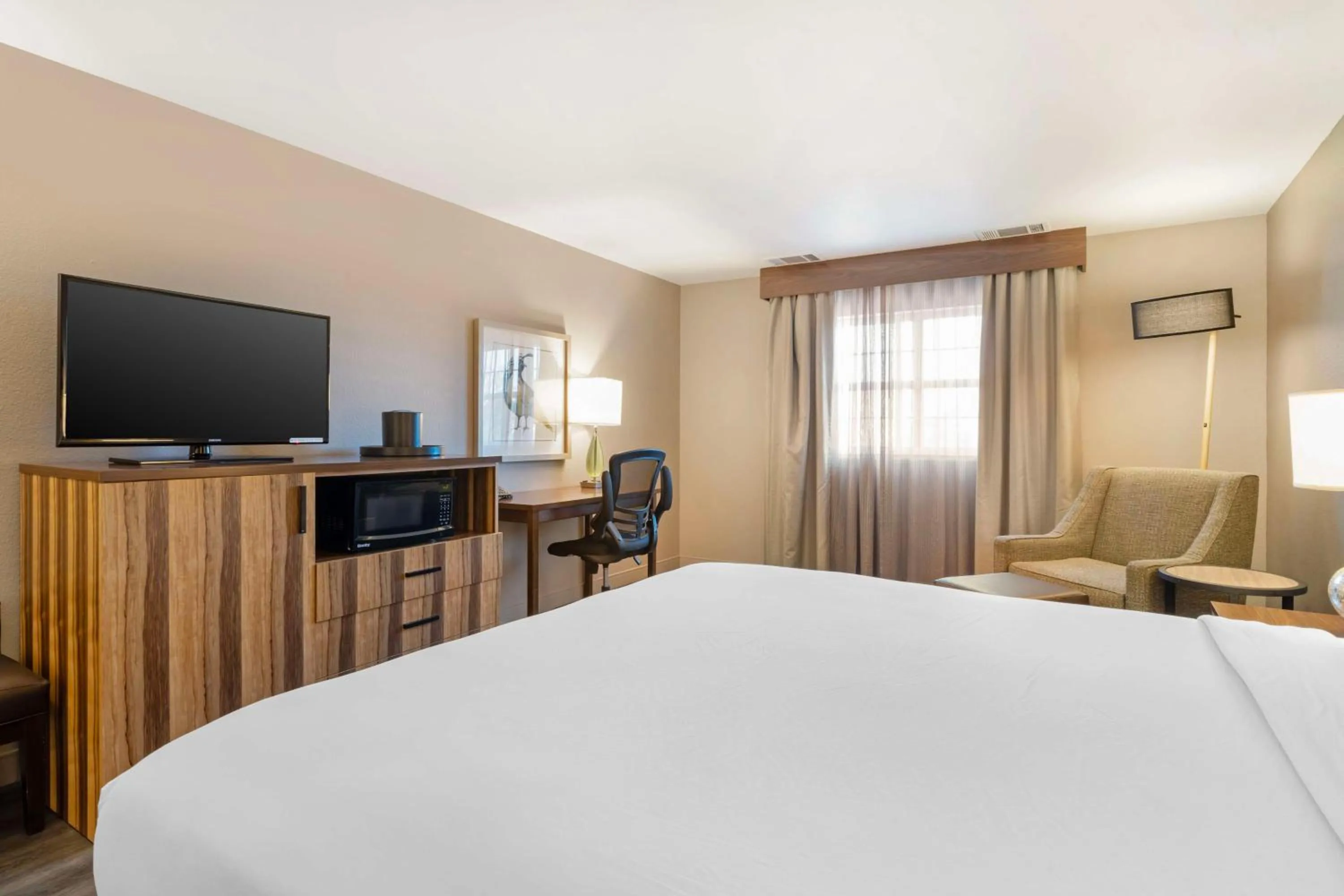 Bedroom, Bed in Best Western Cedar Inn & Suites