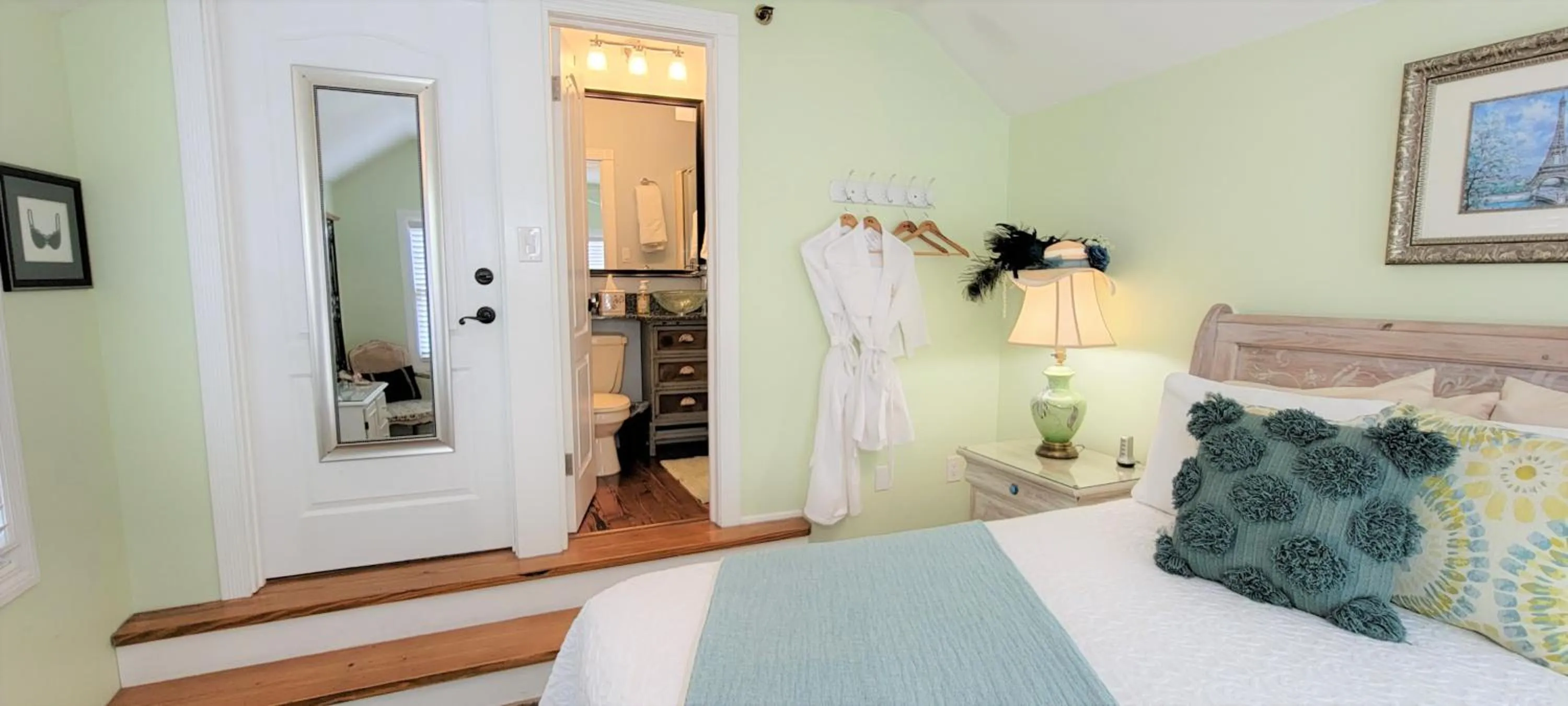 Bedroom, Bed in At Journey's End