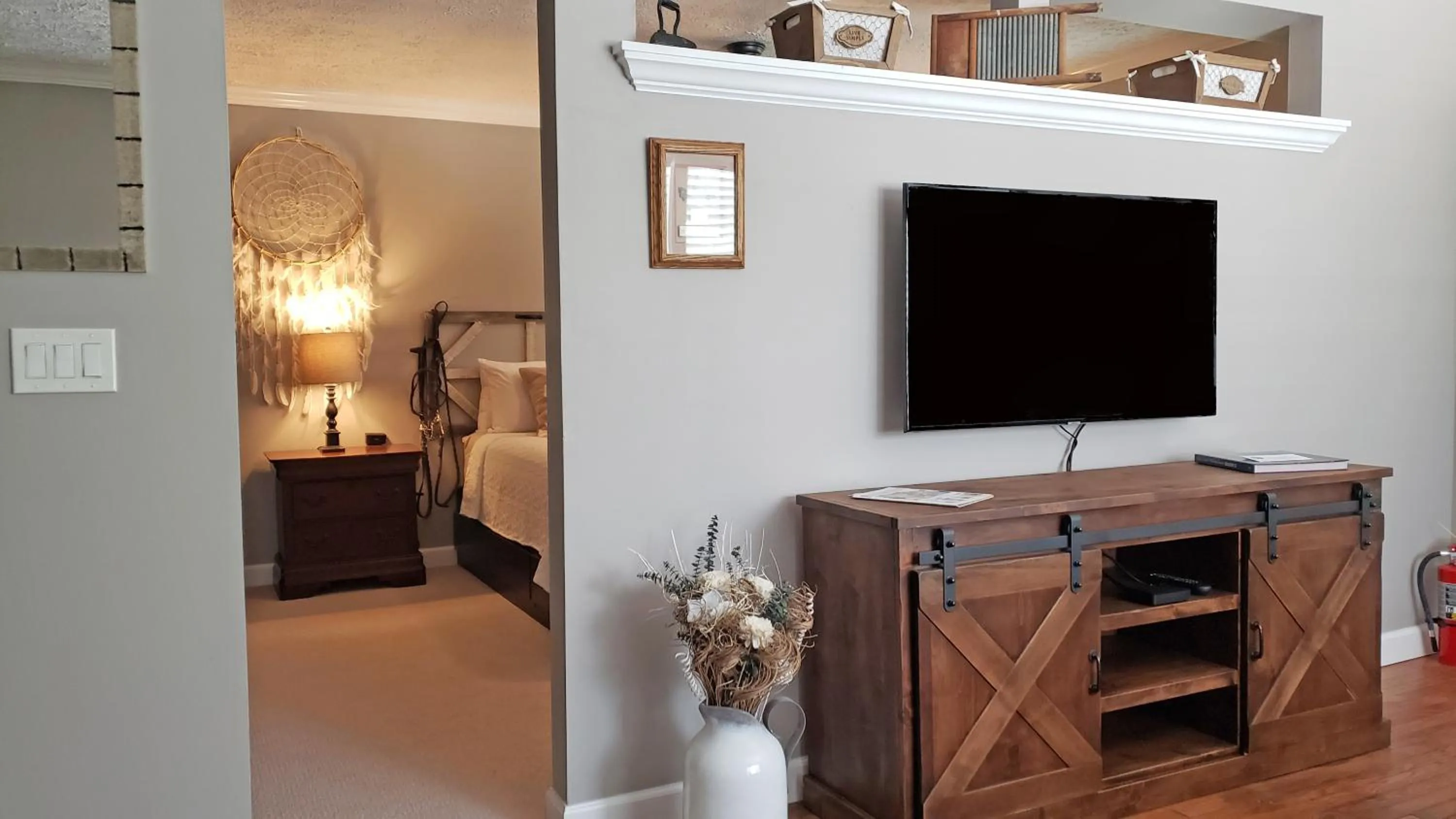 TV and multimedia, Bed in At Journey's End