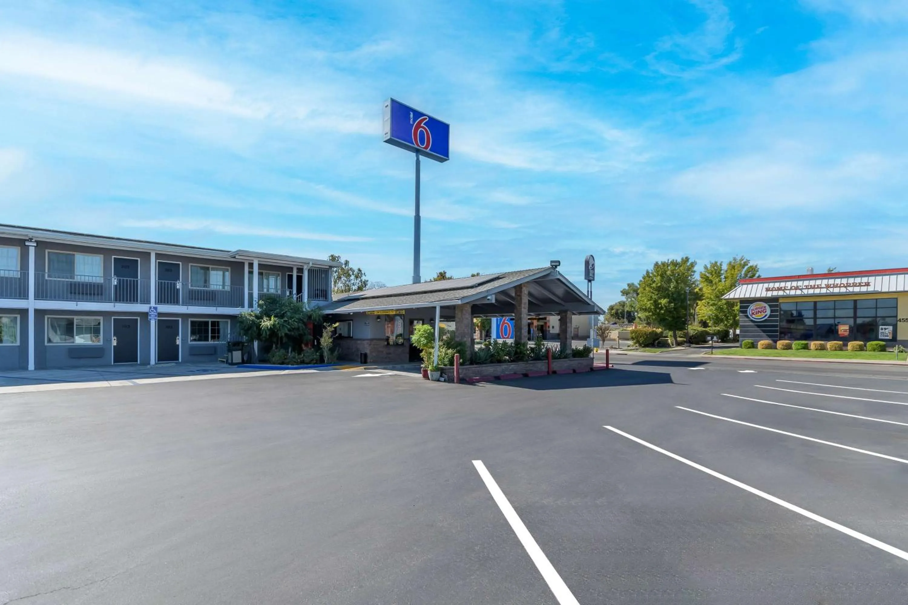 Property building in Motel 6-Willows, CA