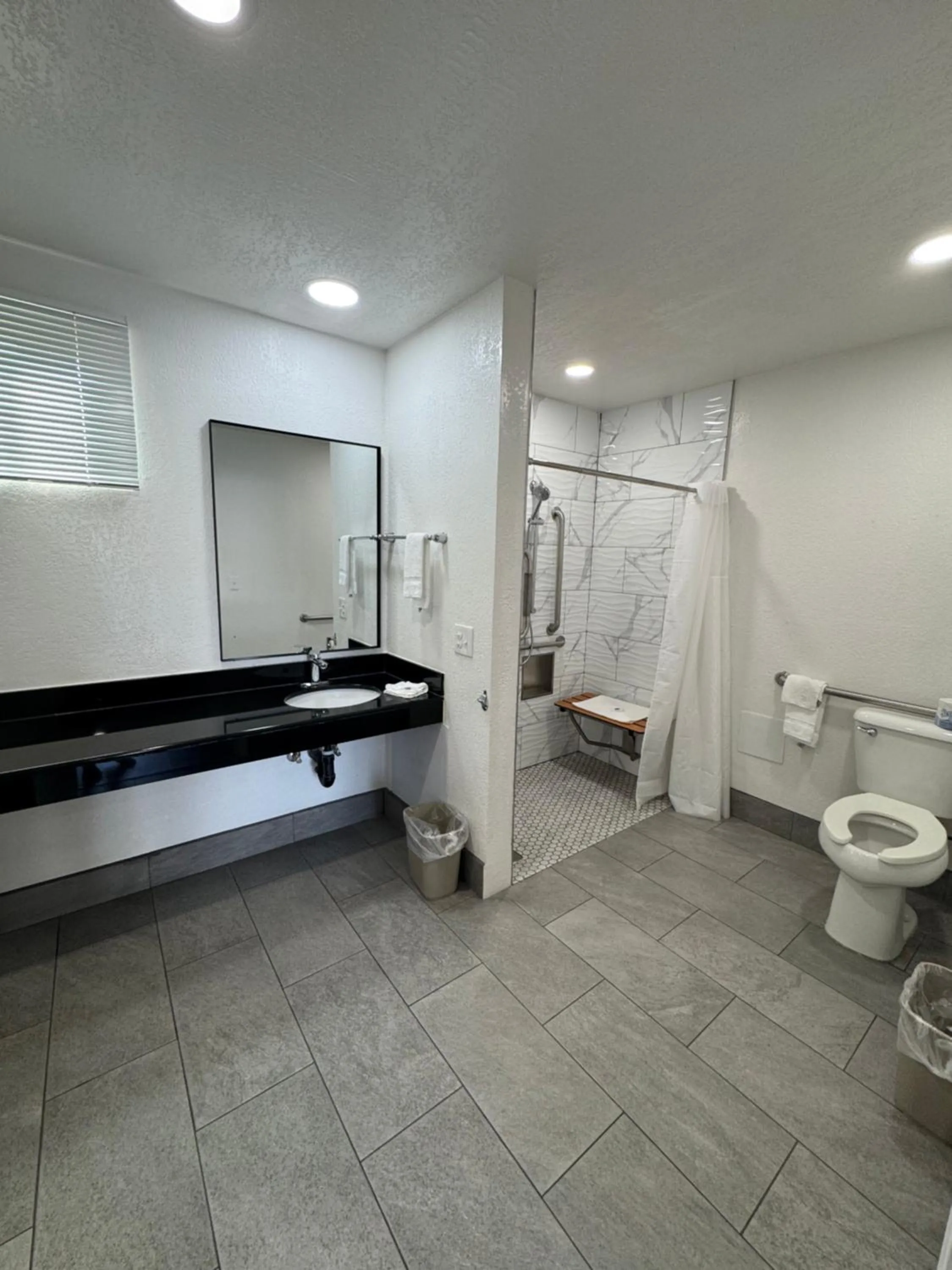 Shower in Motel 6-Willows, CA