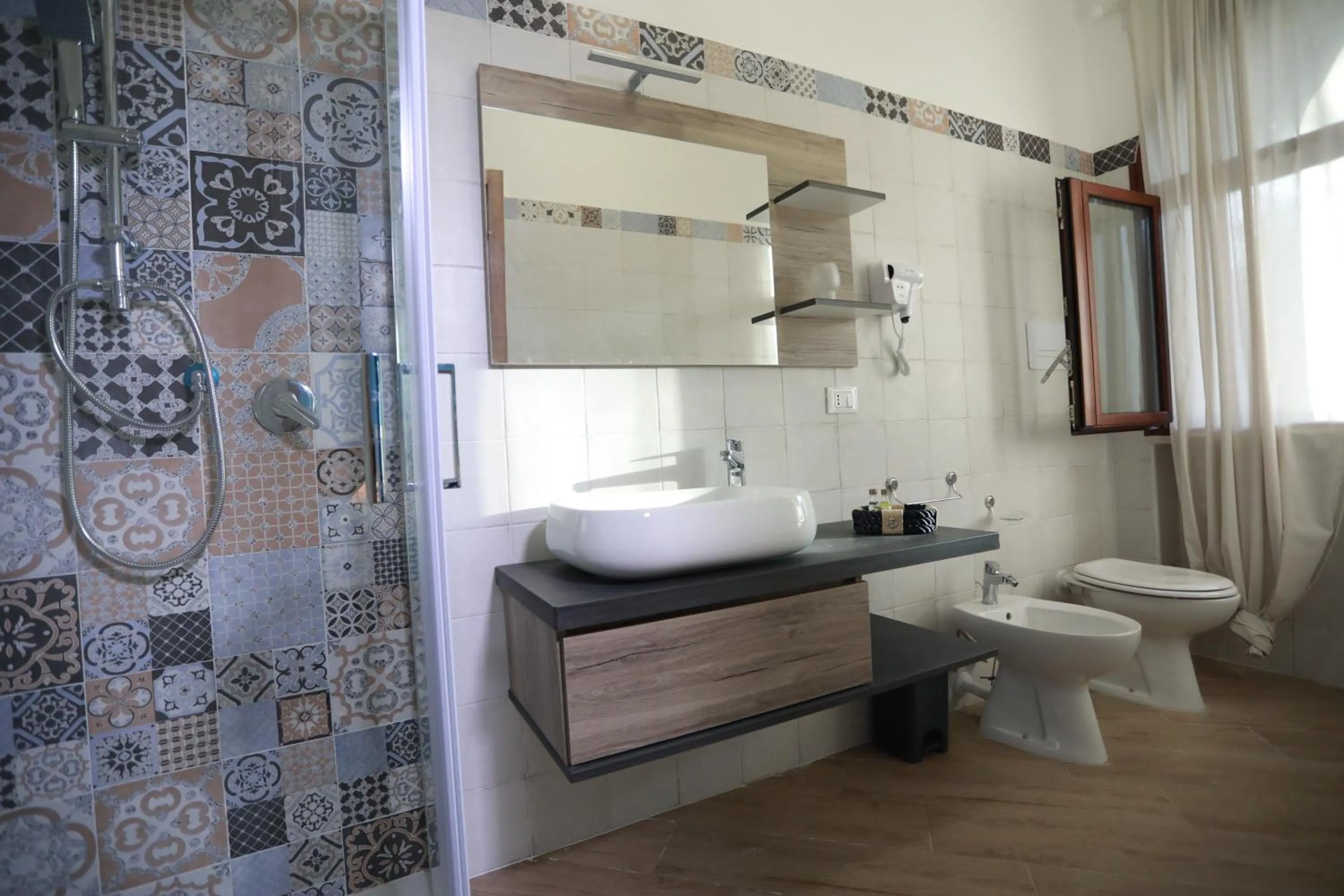 Bathroom in Gli archi sul mare