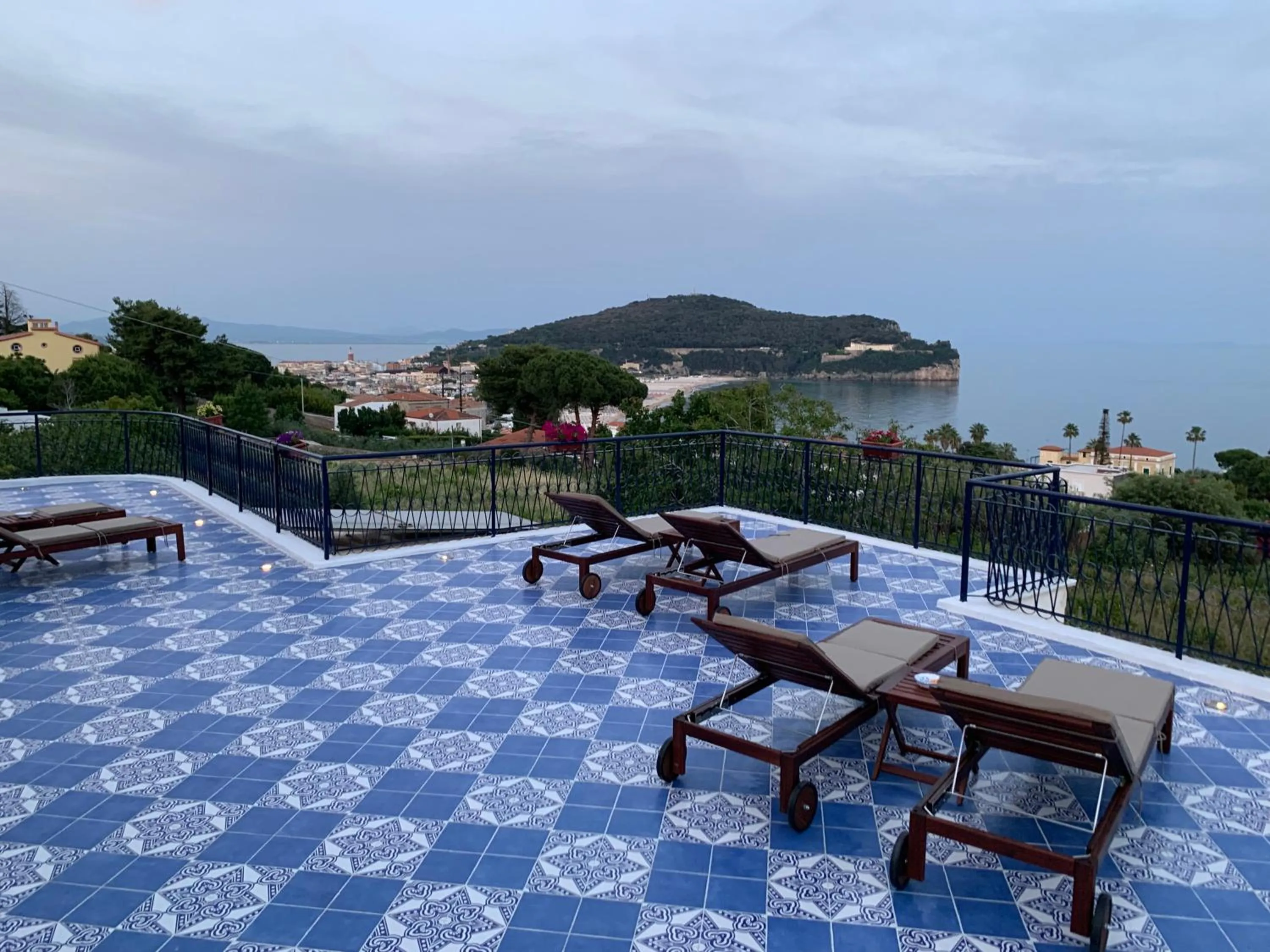 Property building in Gli archi sul mare