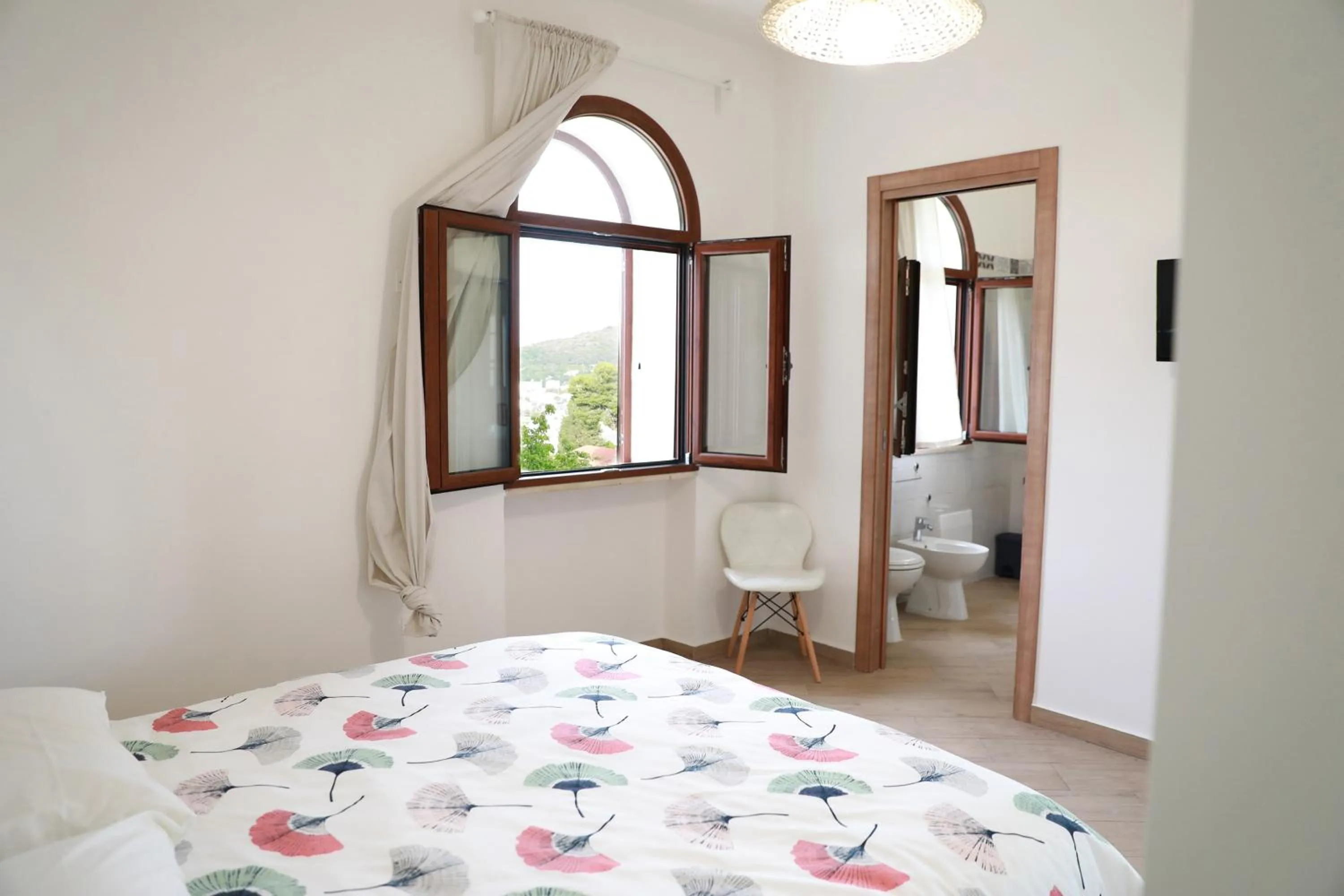 Bedroom in Gli archi sul mare