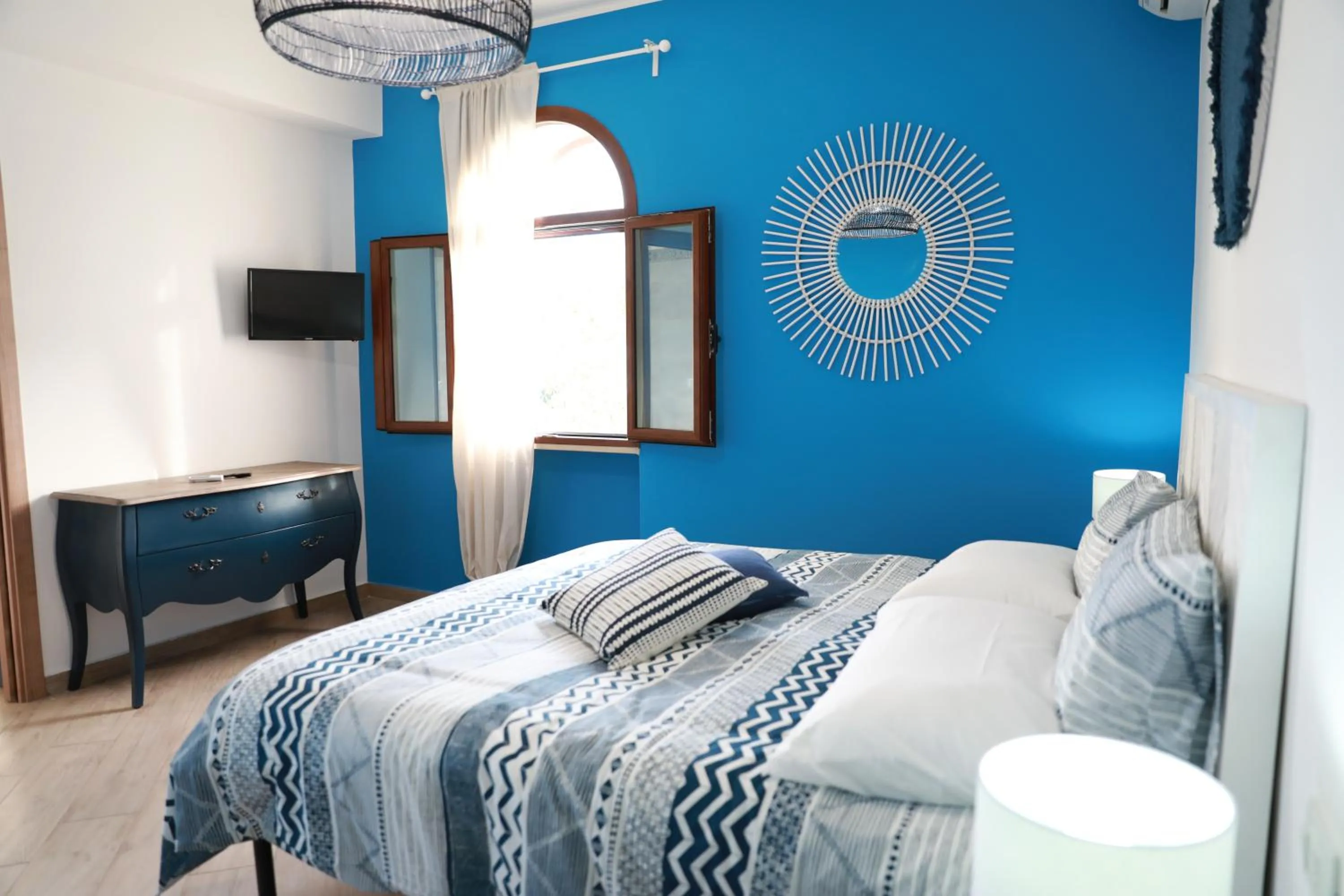 Bedroom in Gli archi sul mare